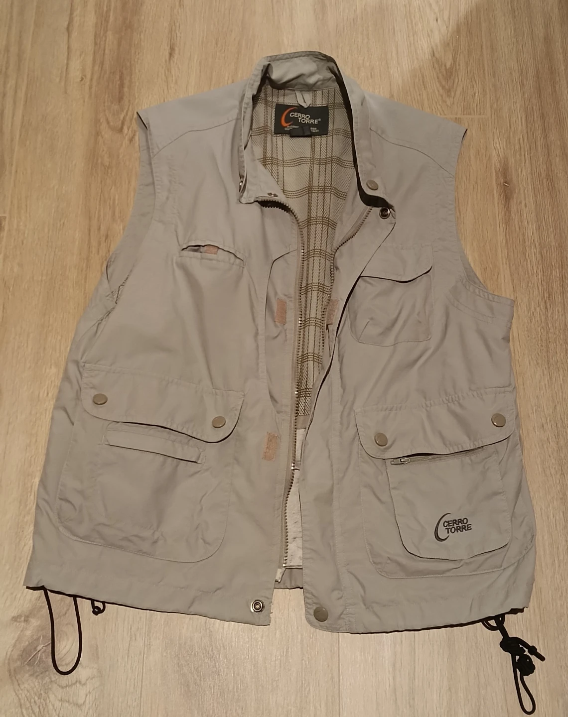Like new sports and travel vest