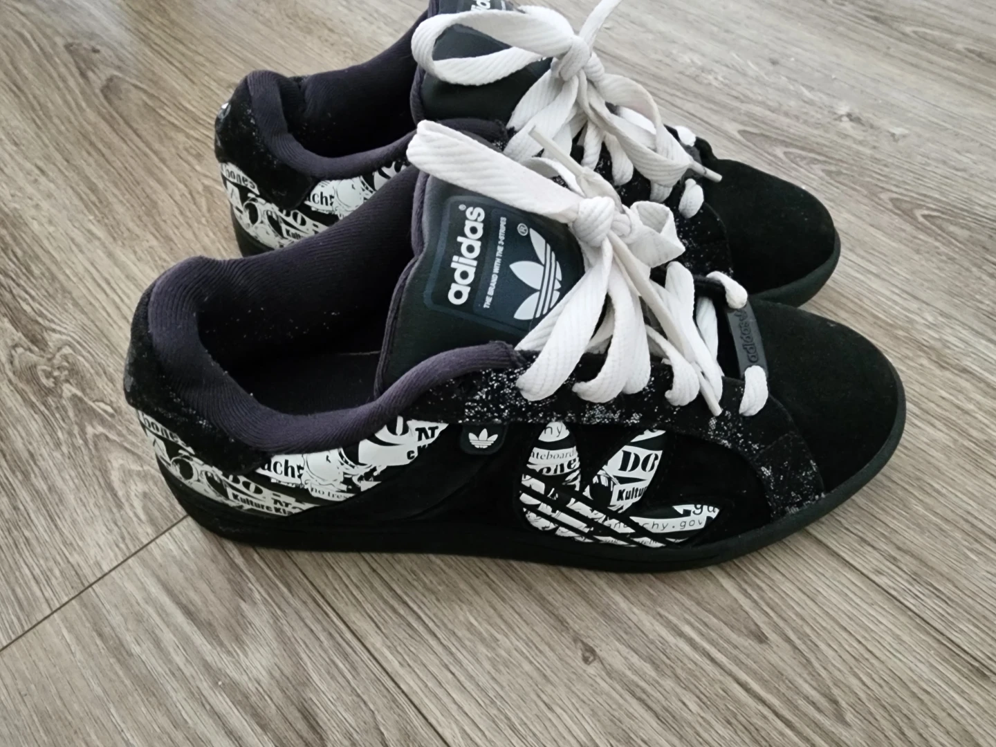 Adidas Black Shoes - Size US 9 - photo 3