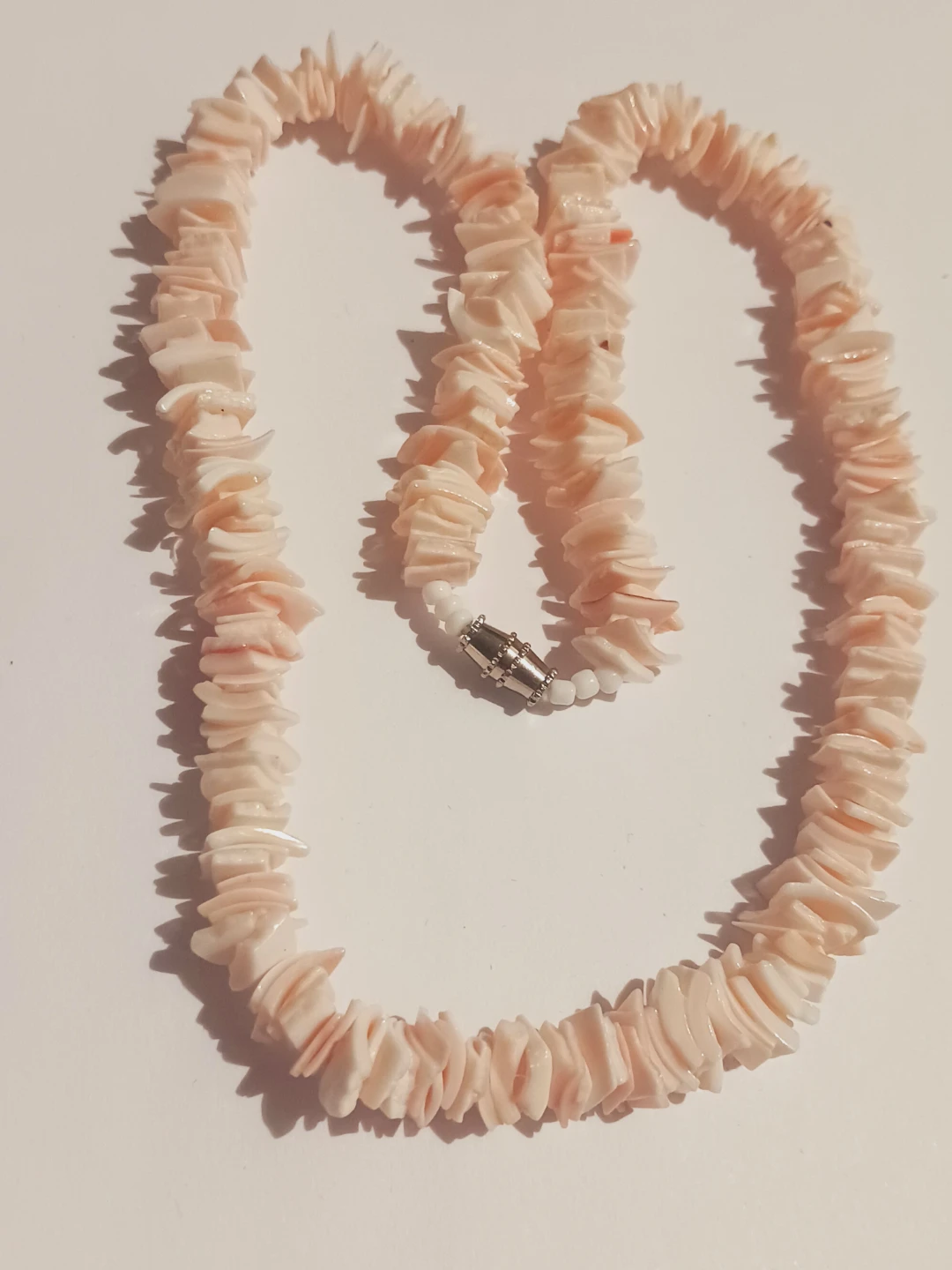 Beautiful Vintage Boho Pink Puka Shell Necklace - photo 2