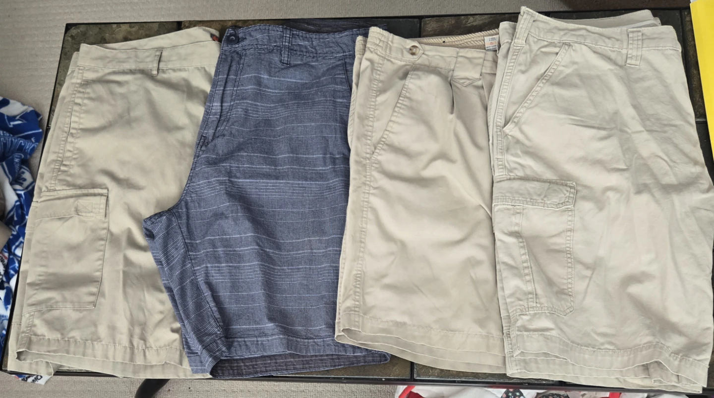 Men's Cargo Shorts.4 pair total all size 40. $40 OBO.