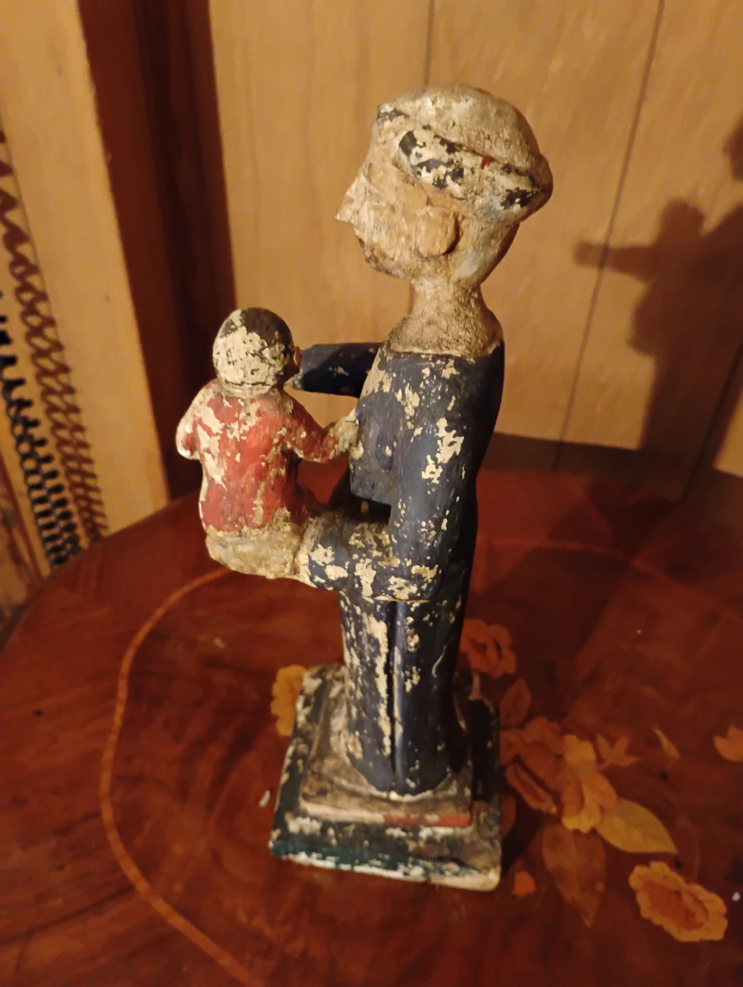Vintage Folk Art Figurine - Mother and Child - photo 3