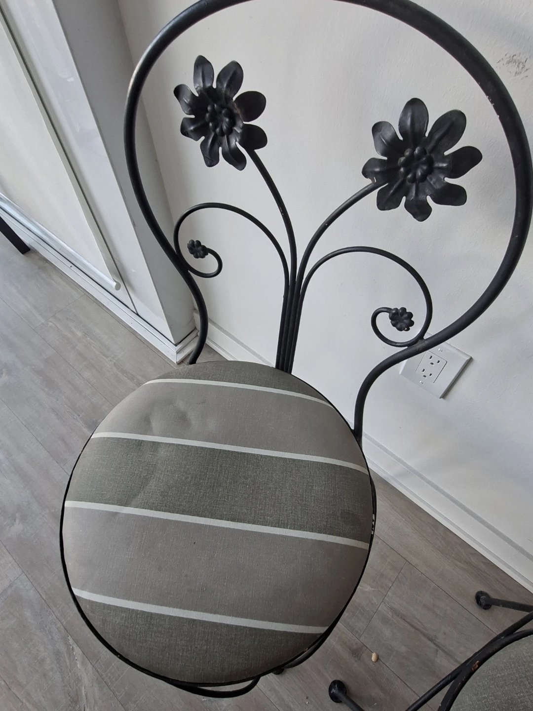 Glass top bistro set with two chairs - photo 4