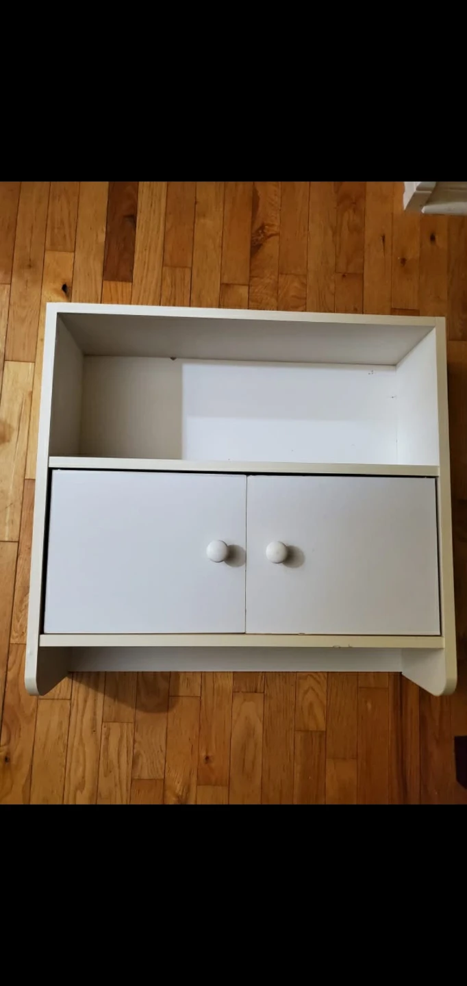 White Wall Shelf with Cabinet