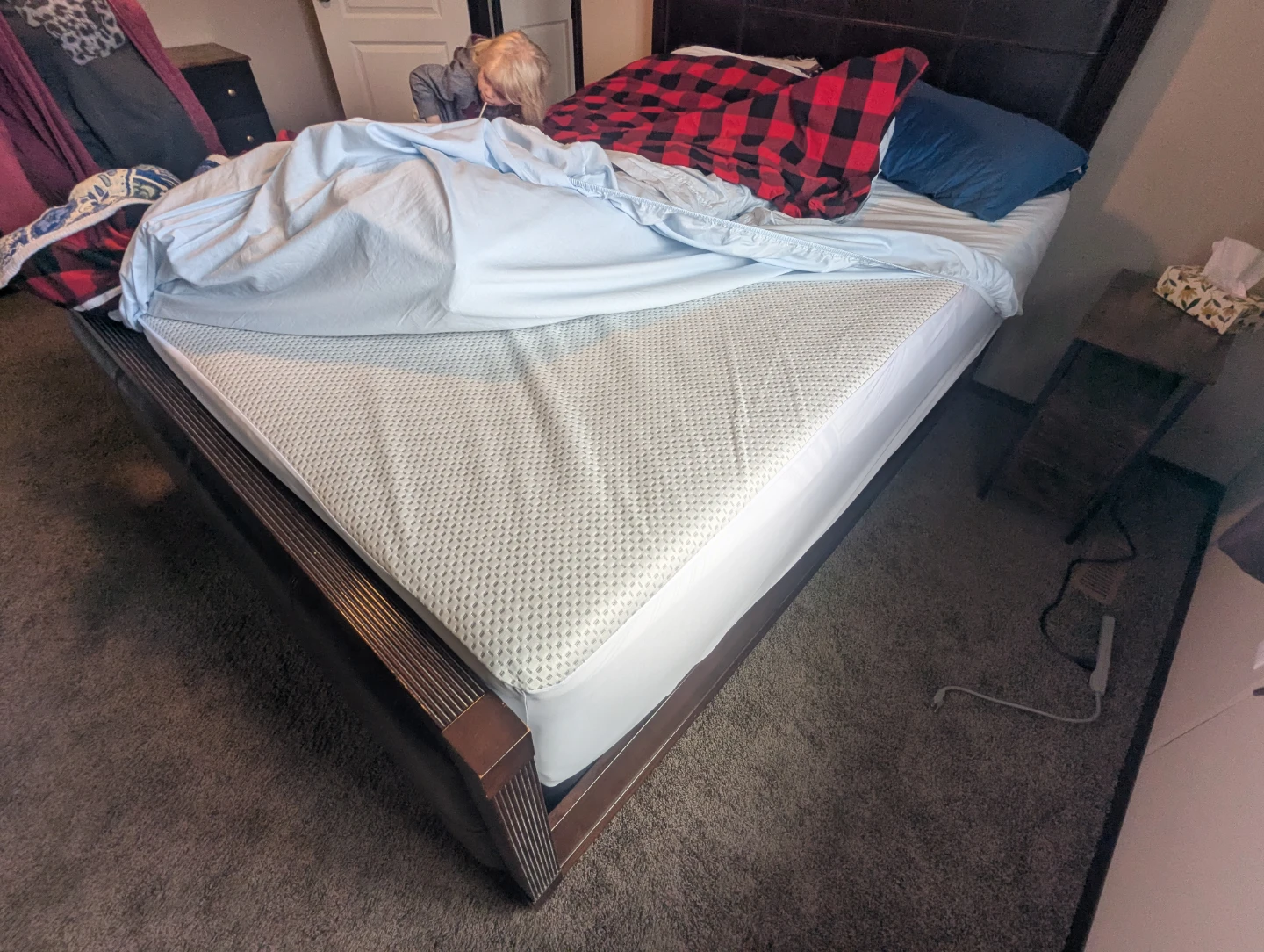 Queen Size bed and frame - photo 2