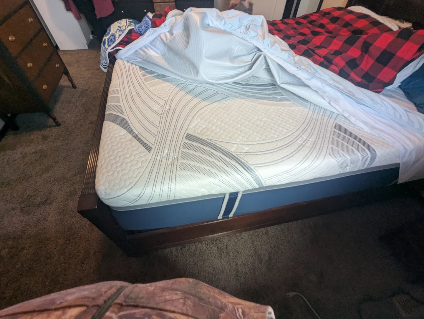 Queen Size bed and frame - photo 3