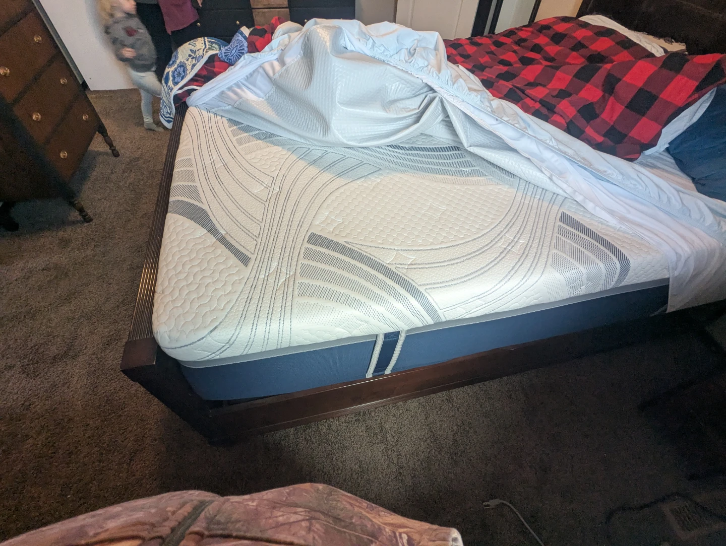 Queen Size bed and frame - photo 4