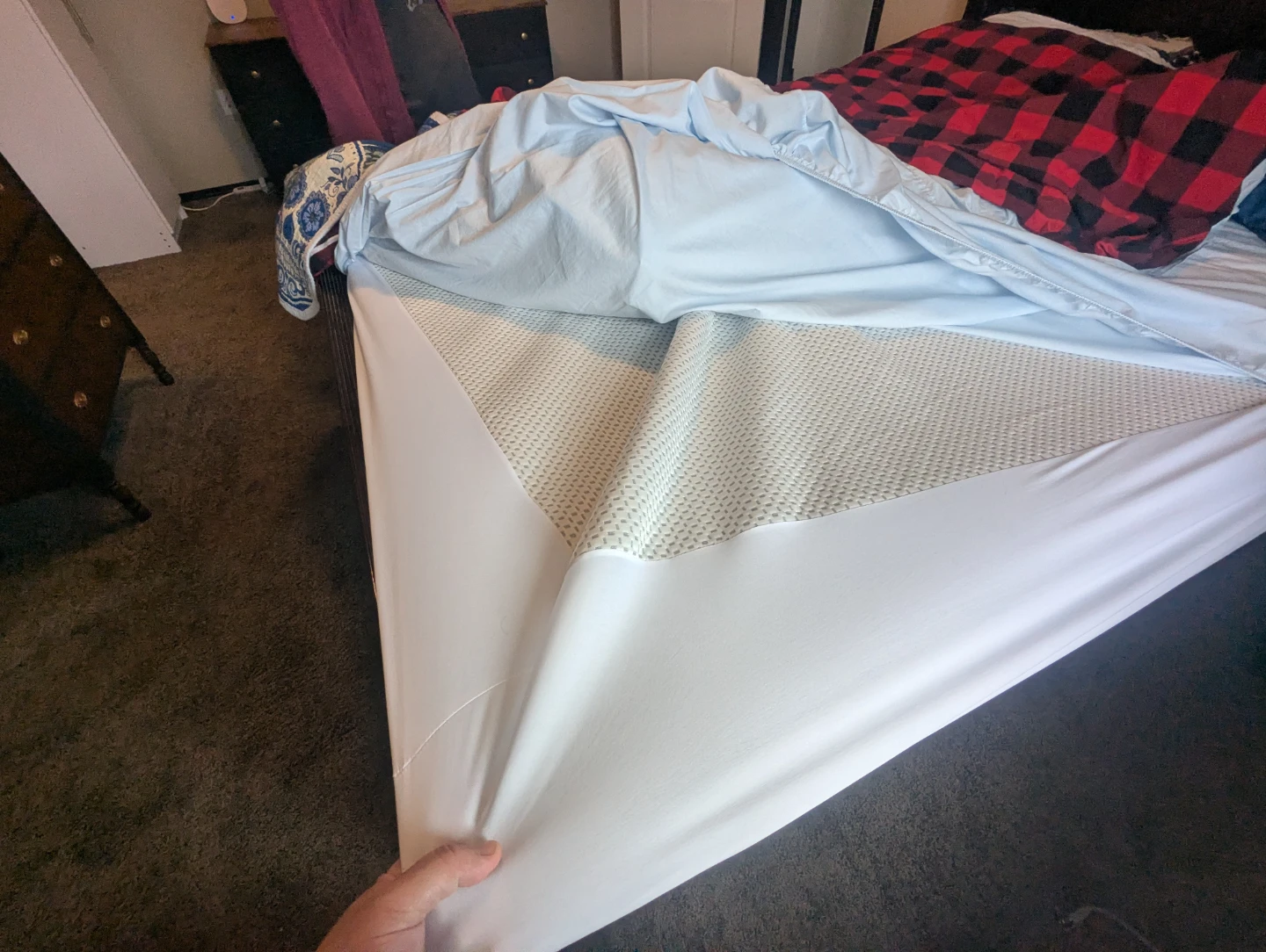 Queen Size bed and frame - photo 5