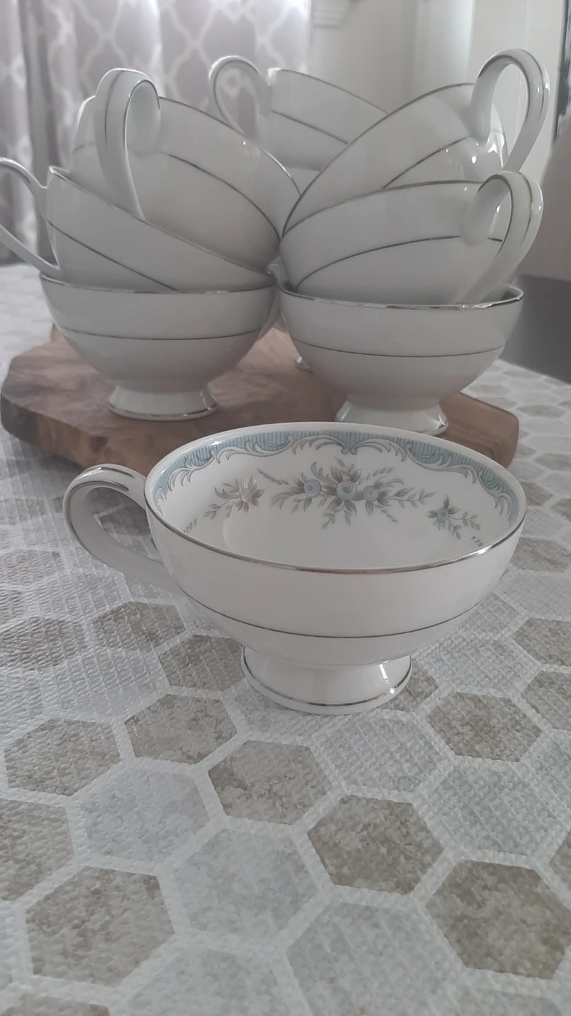 Mikasa Fine China Roslyn 5650 Teacups