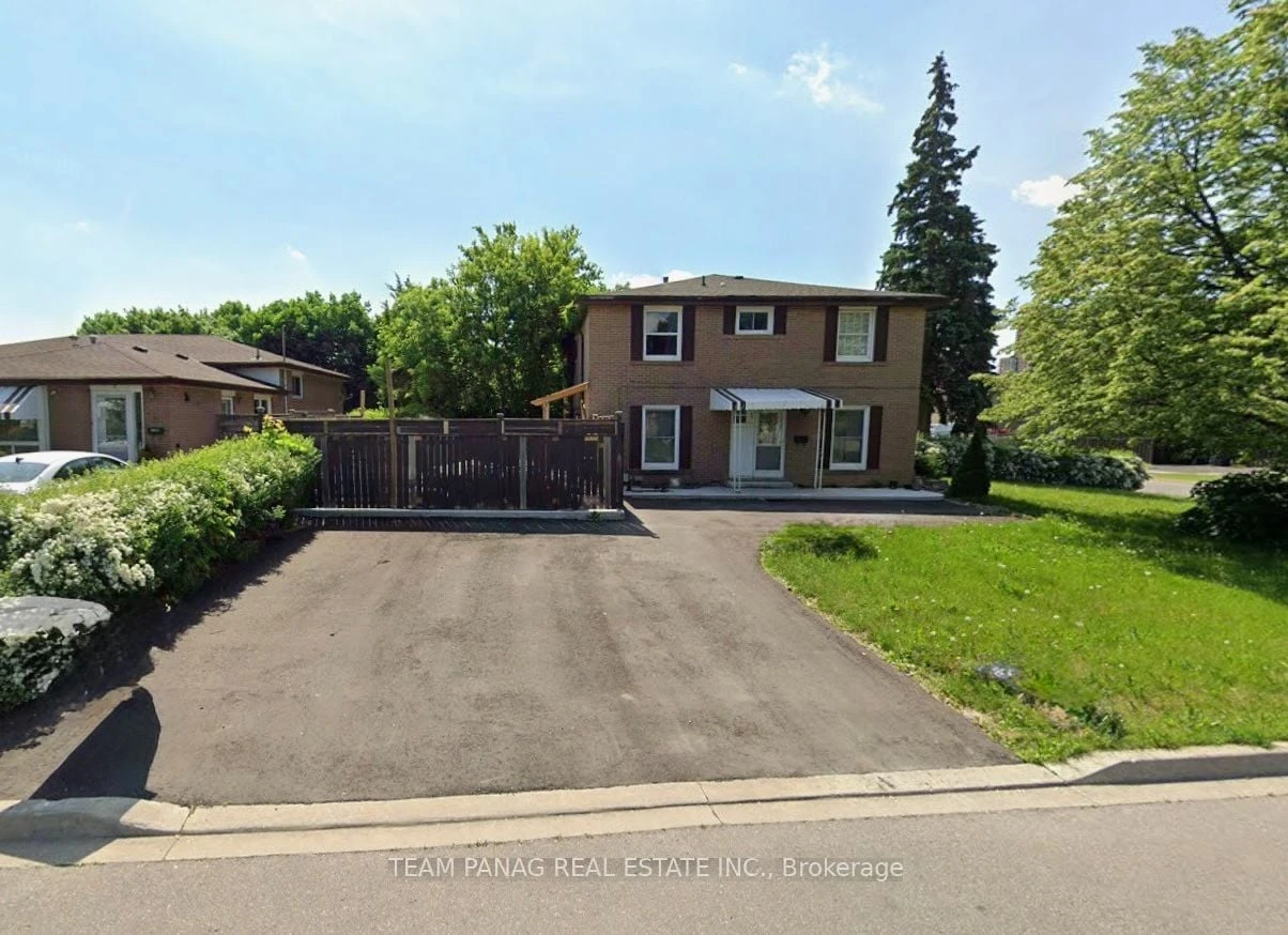 4BR House/Room - near Bramalea GO | 5-Car Parking | Short term
