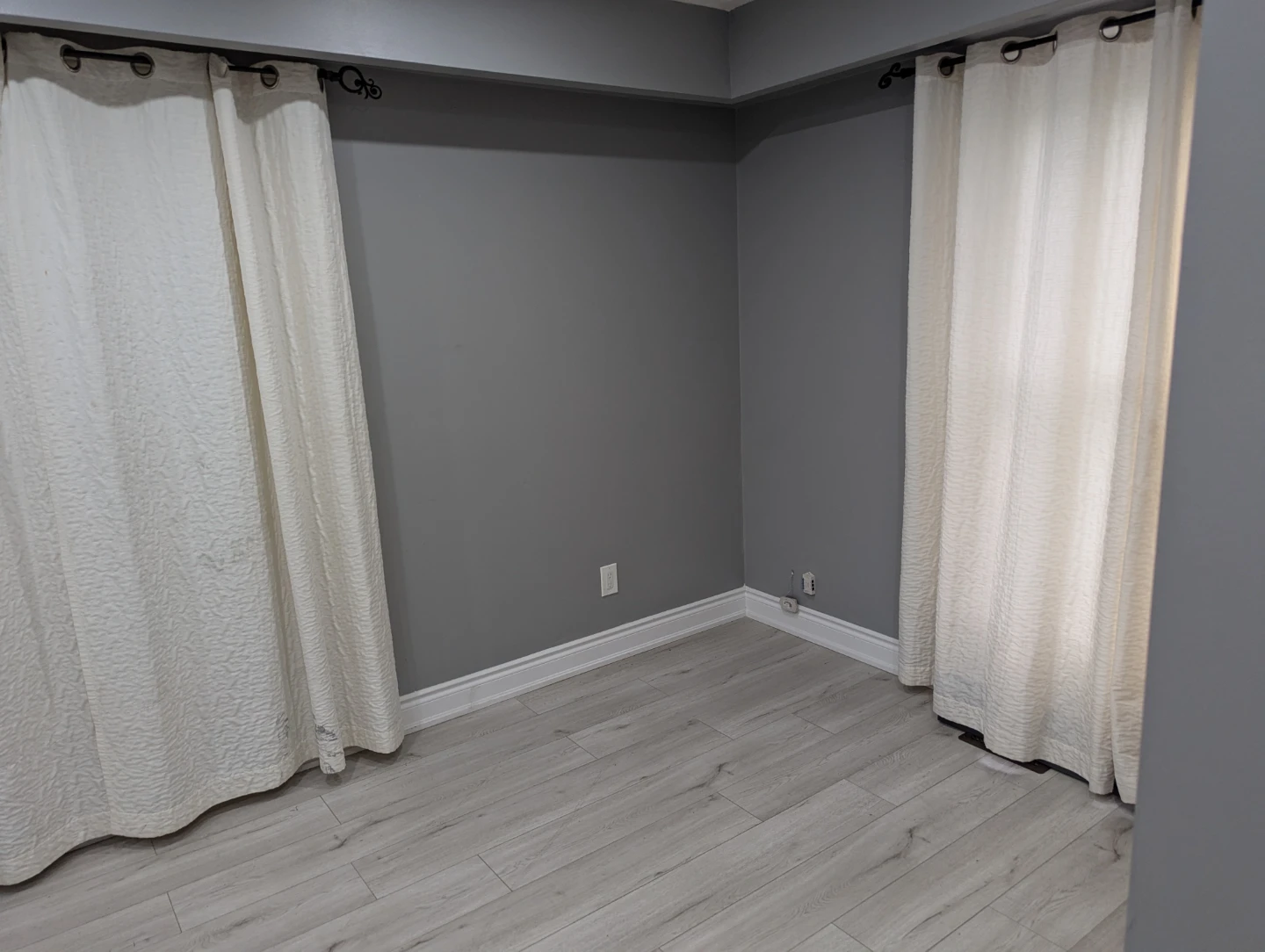 4BR House/Room - near Bramalea GO | 5-Car Parking | Short term - photo 4