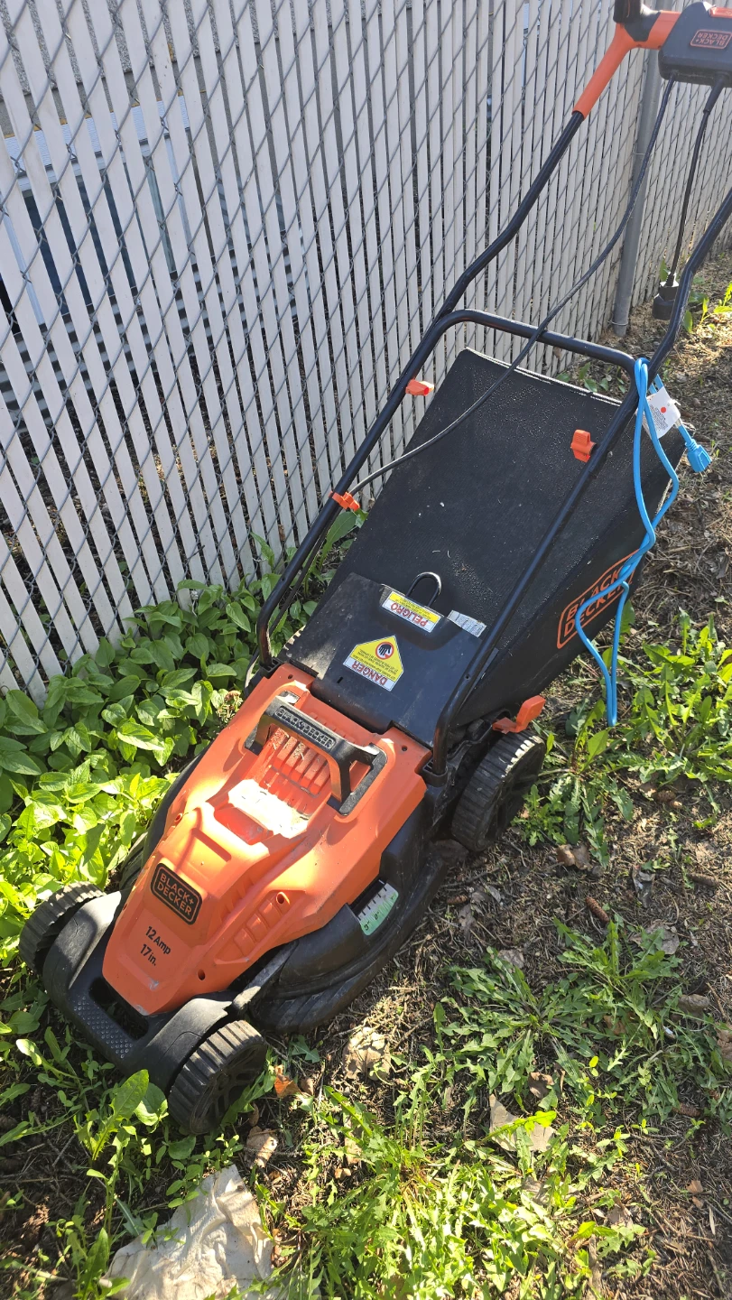 Black+Decker 12 Amp Electric Mower - 17 inch