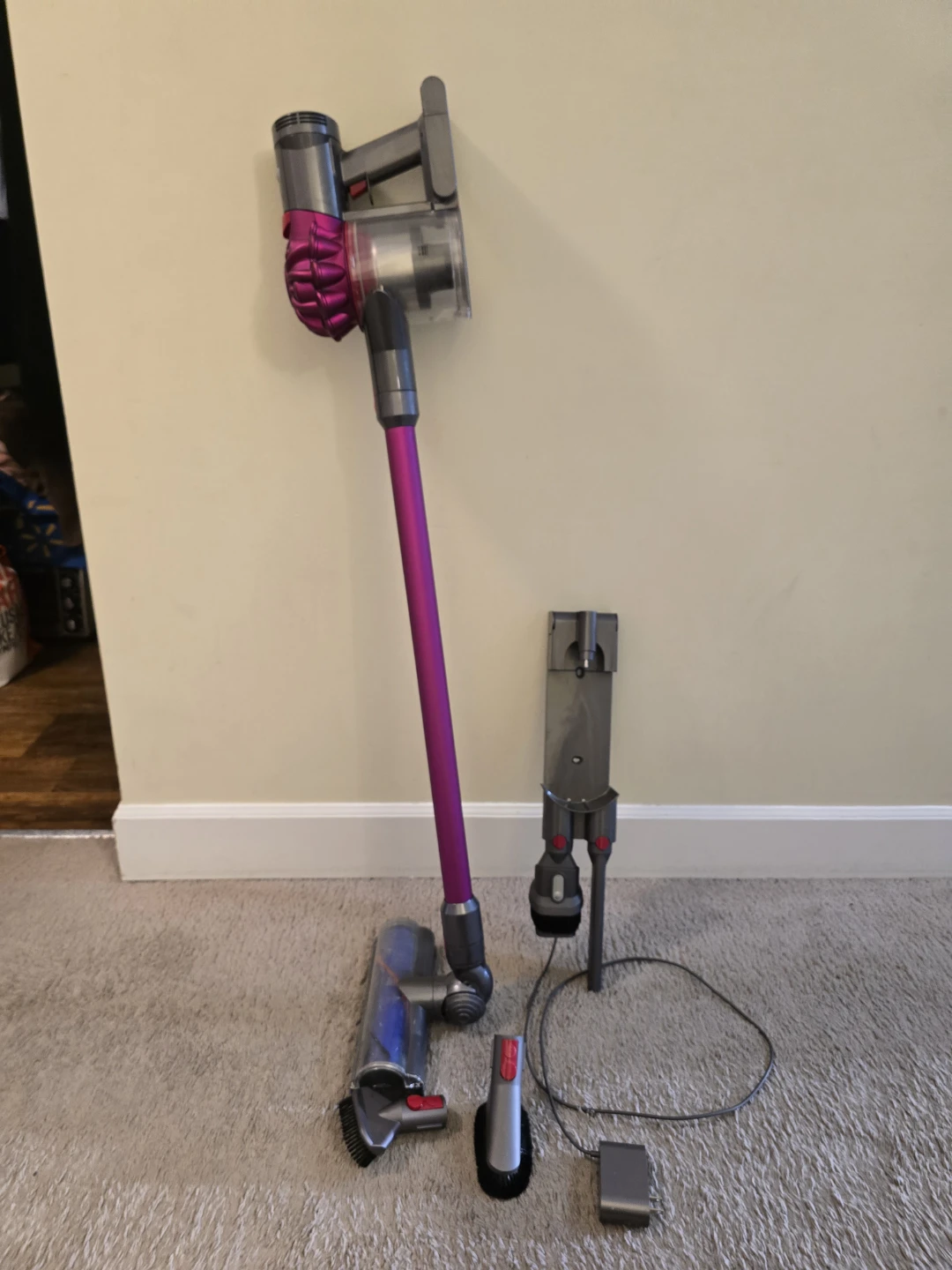 Dyson v7 vacuum - photo 4