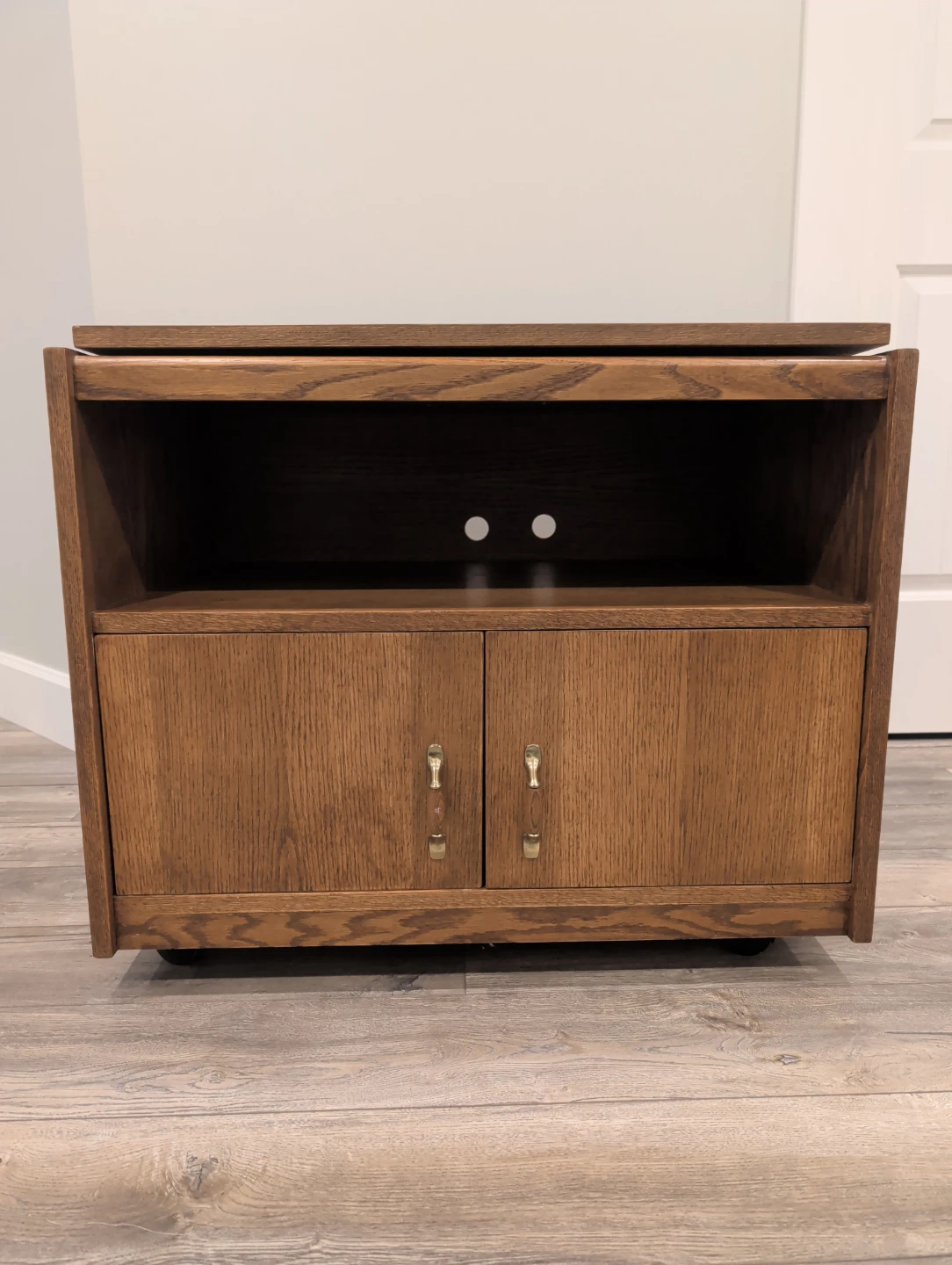 Solid oak veneer plywood  Media Console with Cabinet Storage