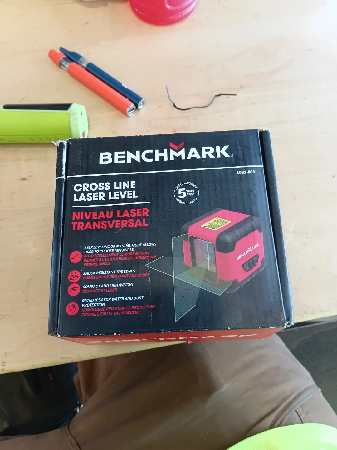 Benchmark Cross Line Laser Level
