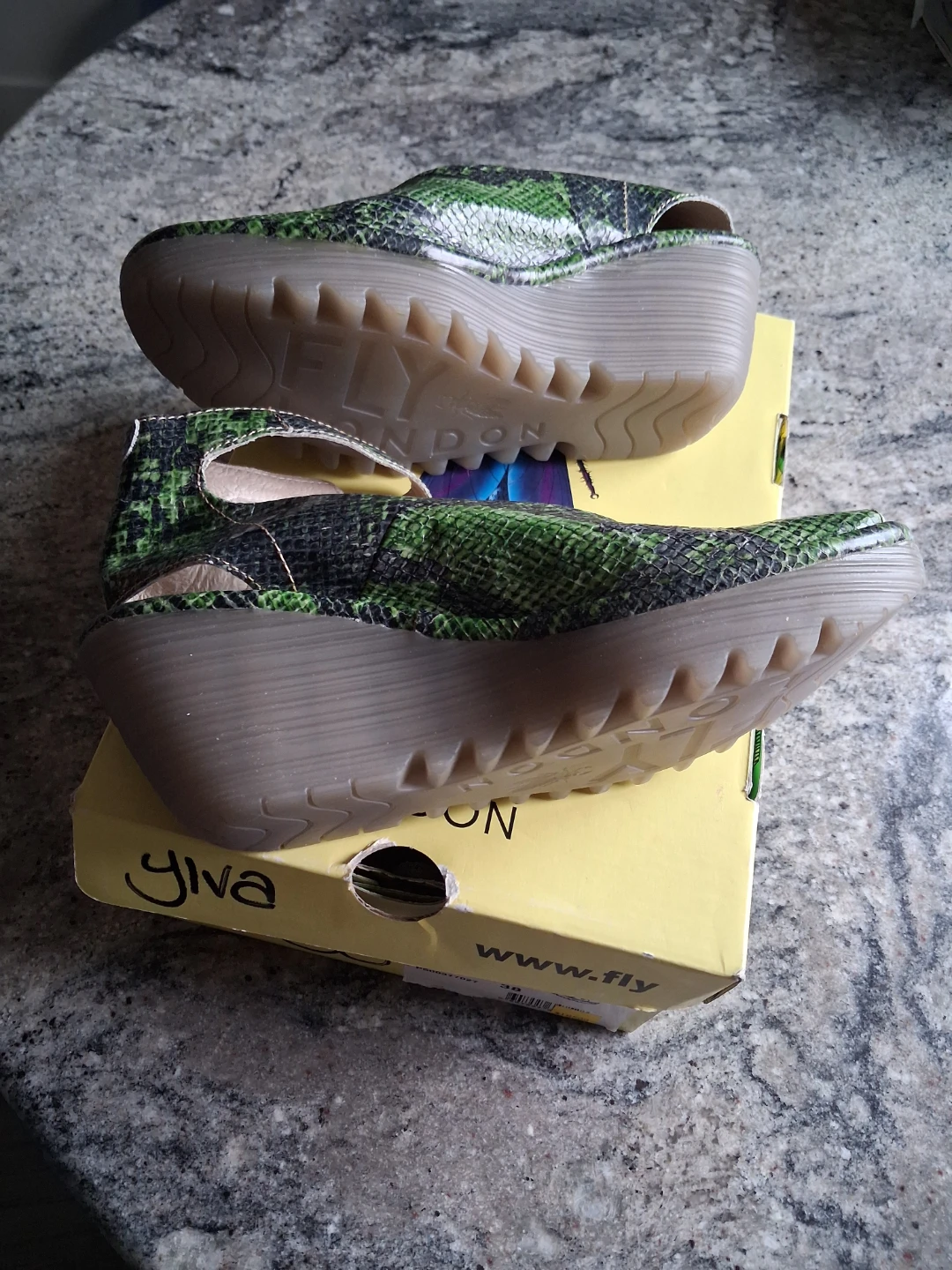 FLY LONDON Green Snake Print Wedge Peep-Toe Shoes - photo 4