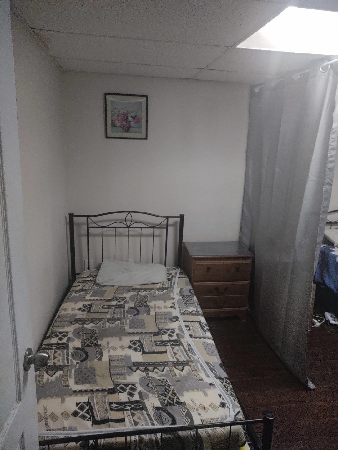 Sharing Room for rent in basement for men - photo 4