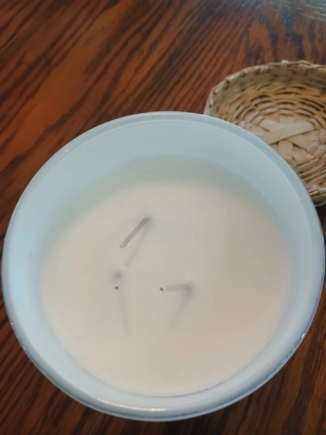 SAND + FOG Vanilla Sandalwood Candle 21 oz - photo 2