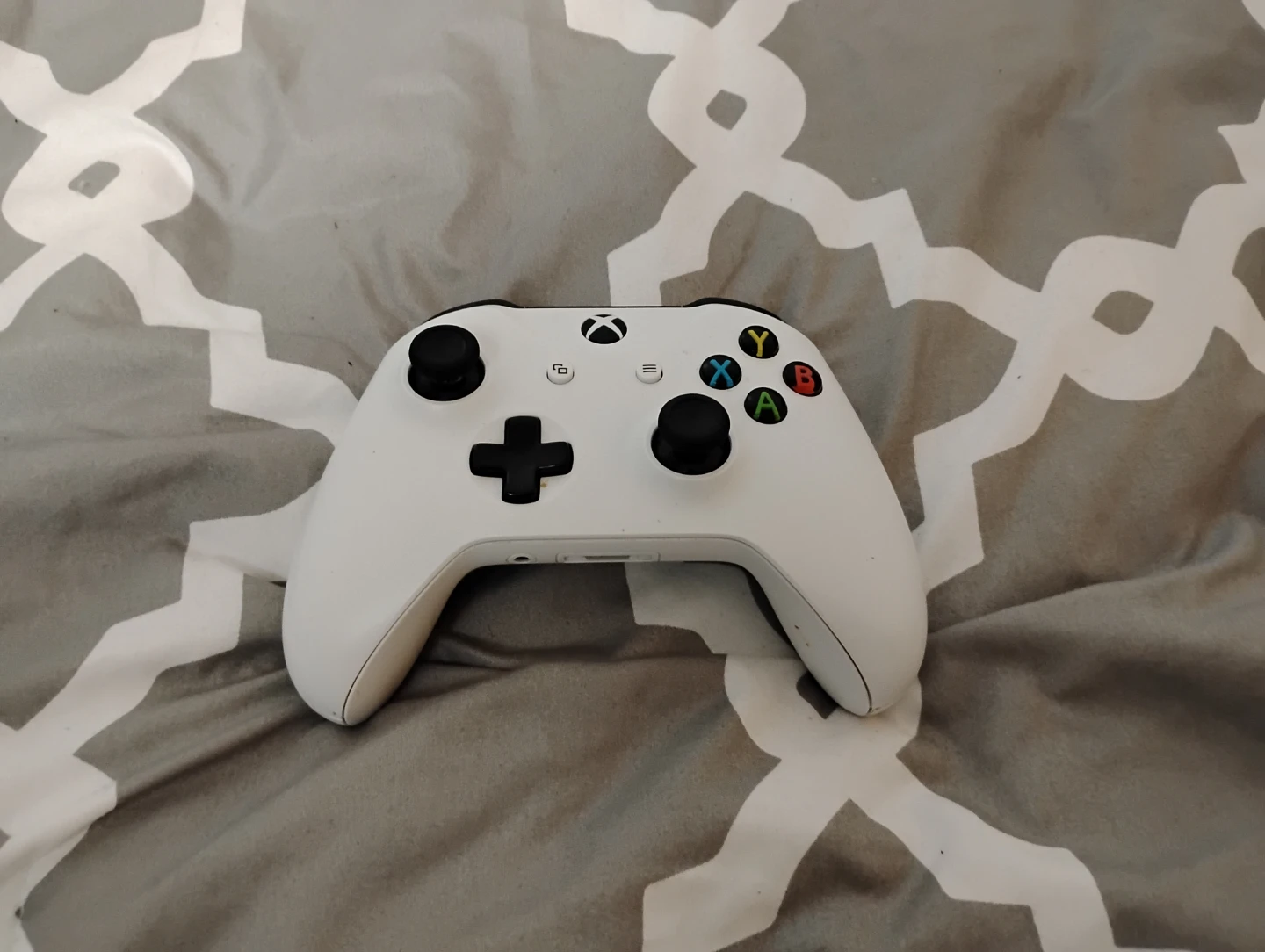 Xbox Series S Console with Two Controllers and Headset - photo 2