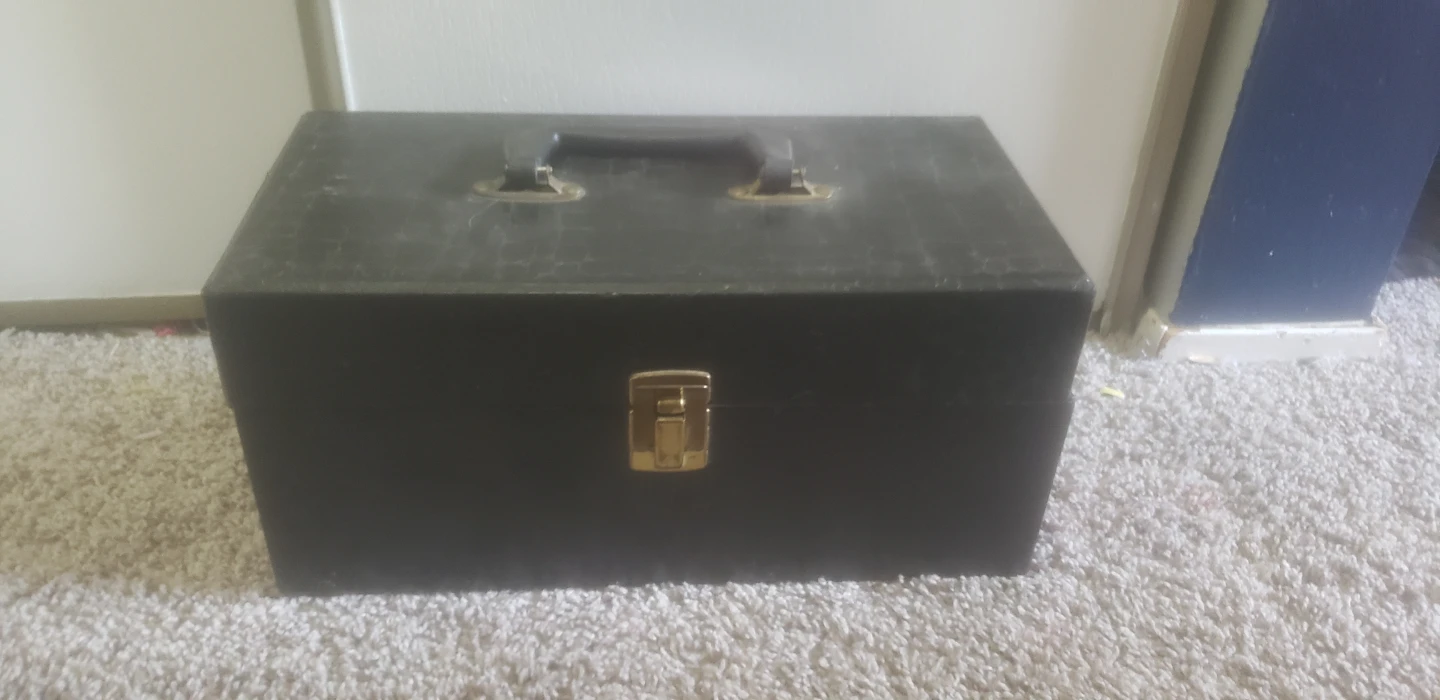 Vintage Trinket Box with Clasp - photo 2