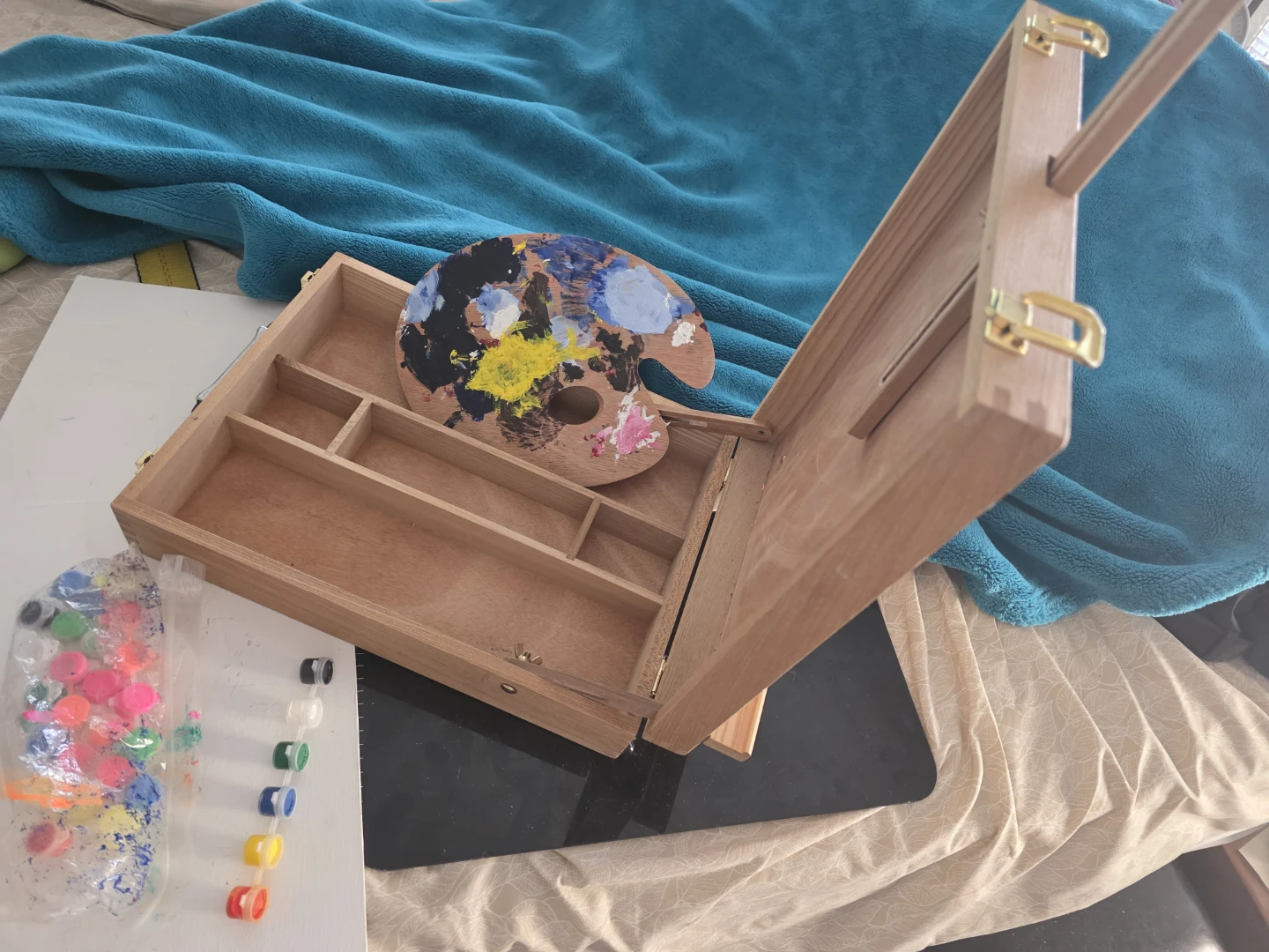 Travelling Wooden Art Box Easel Set