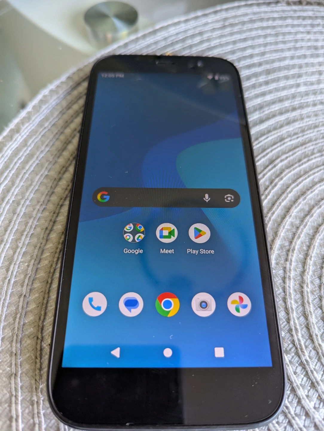 BLU Vew 2 Smartphone with Charger