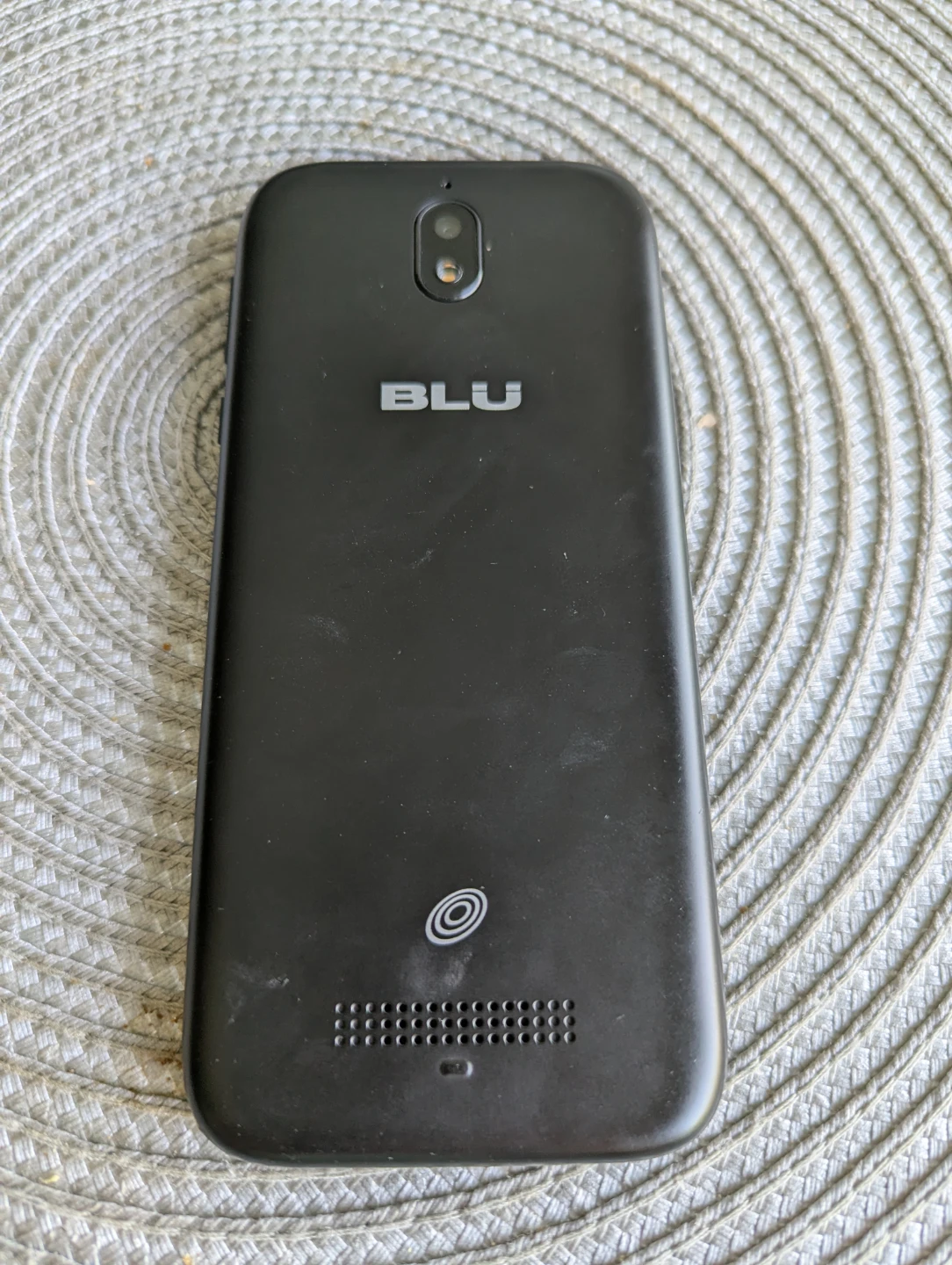 BLU Vew 2 Smartphone with Charger - photo 3