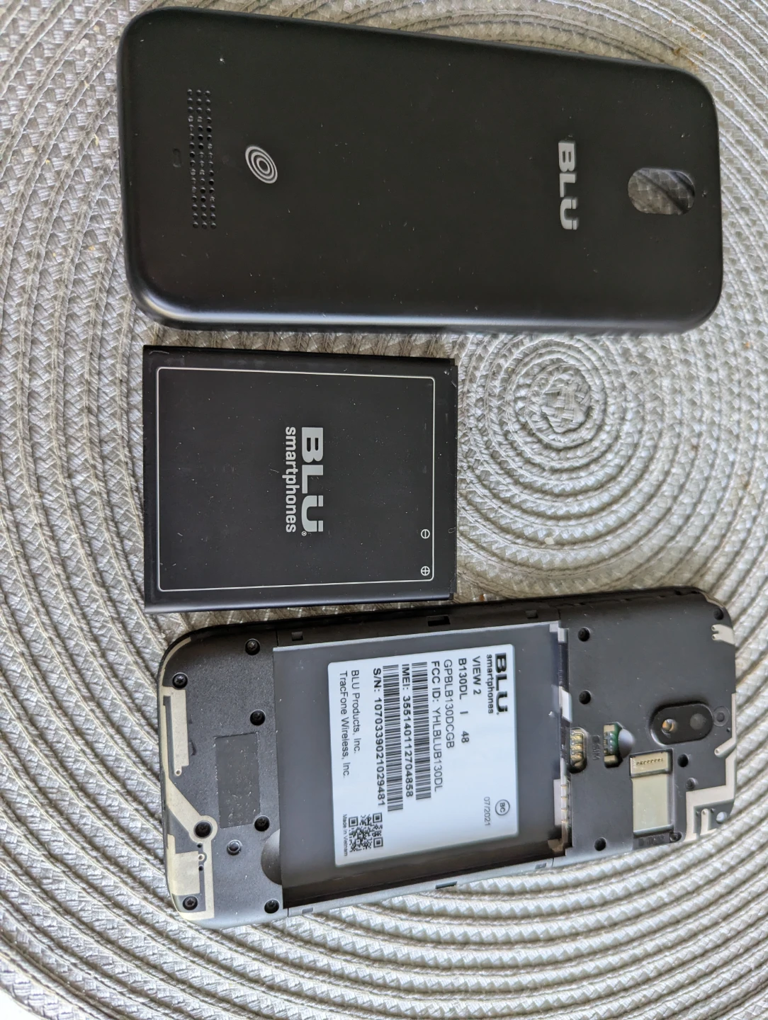 BLU Vew 2 Smartphone with Charger - photo 4