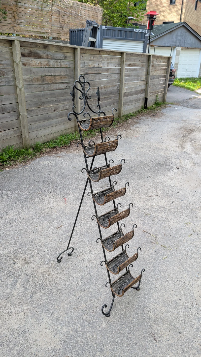 Wine rack, cast iron and wicker - photo 2