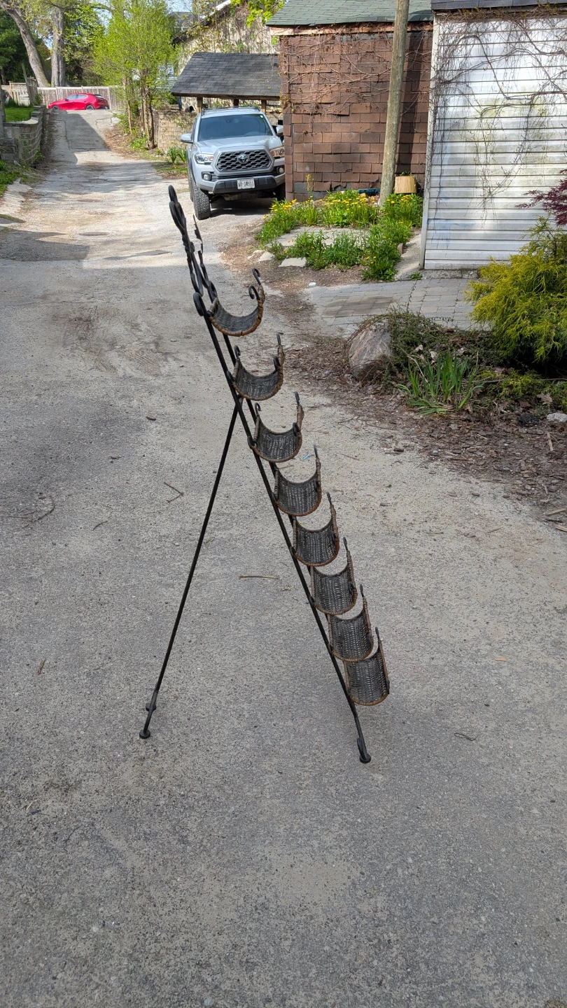Wine rack, cast iron and wicker - photo 3