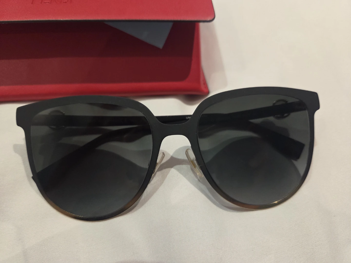 Fendi Sunglasses - photo 2
