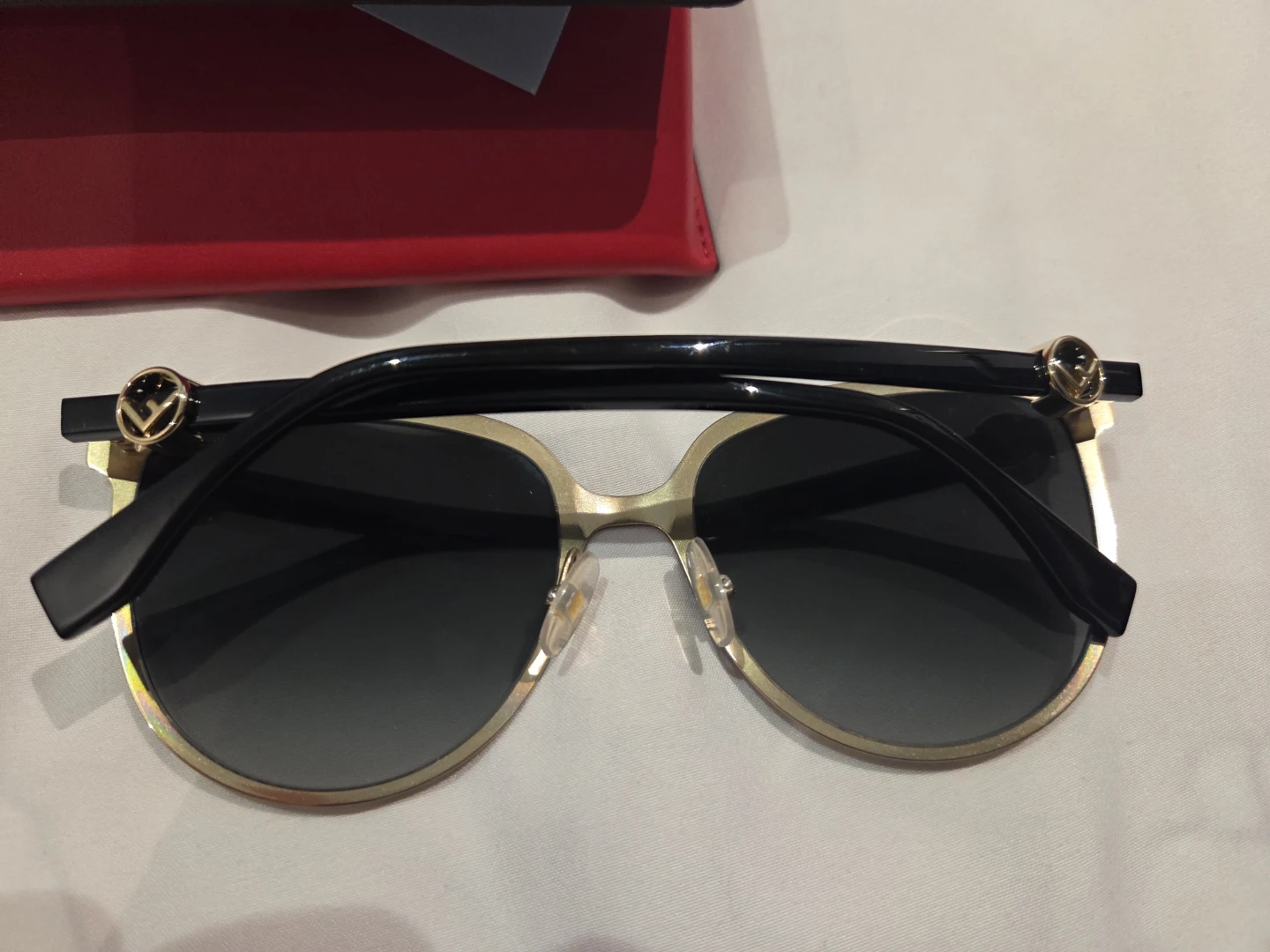 Fendi Sunglasses - photo 3