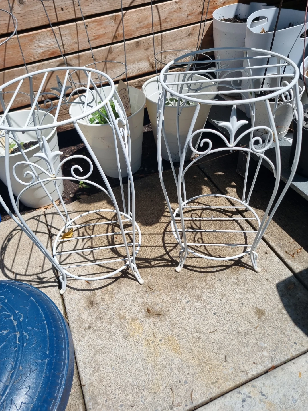White Metal Plant Stand Holder Set - photo 2