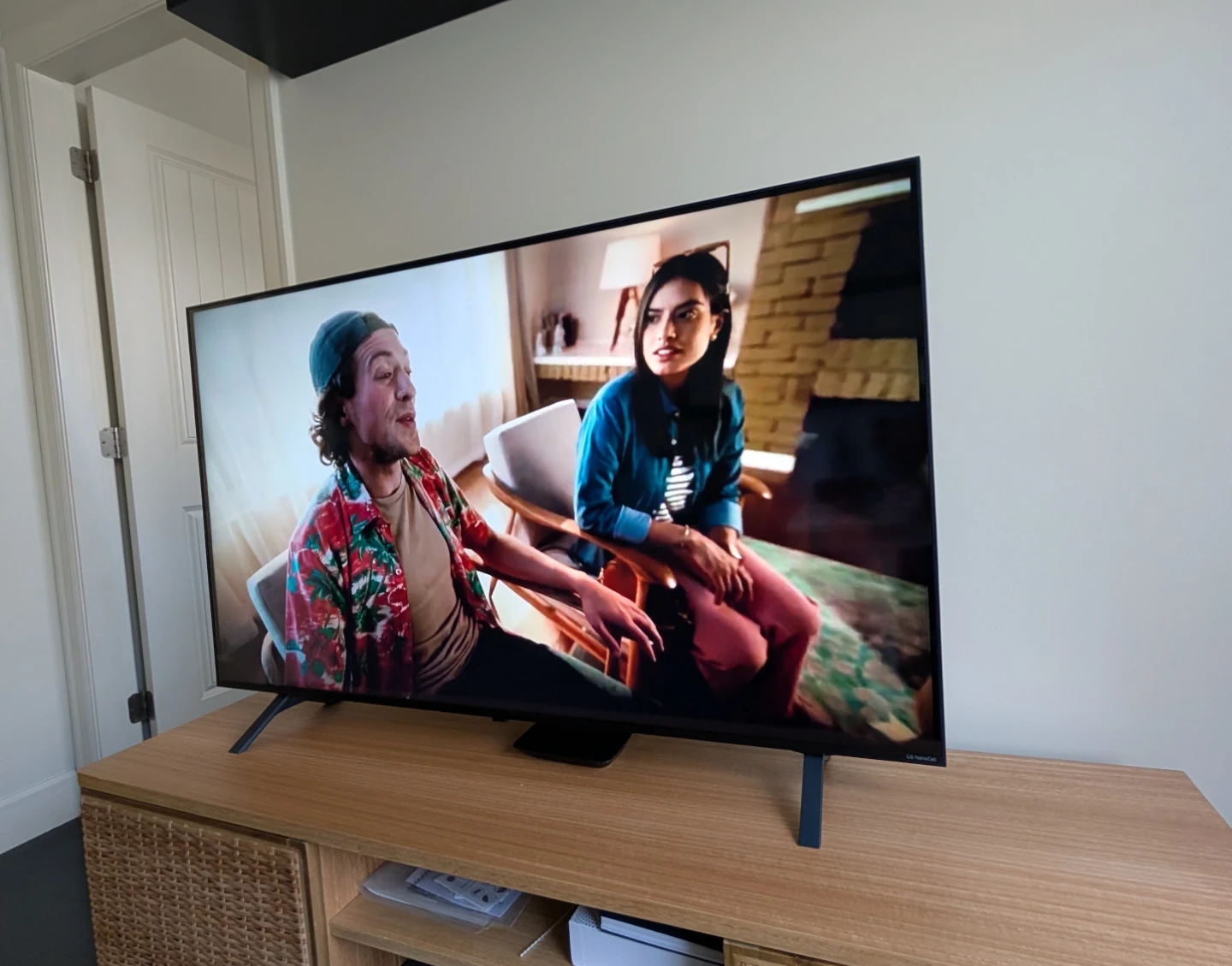 IKEA FRYKSÅS TV Bench + TV LG NANOCELL 55"