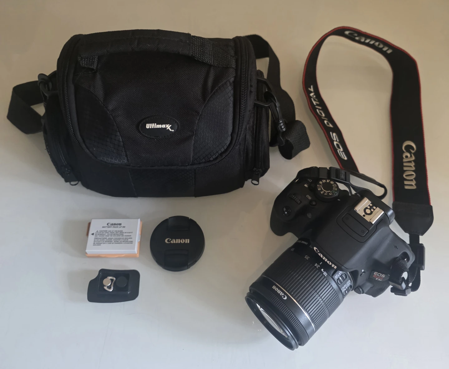 Canon EOS Rebel T5i DSLR Bundle – 18-55mm IS STM Lens