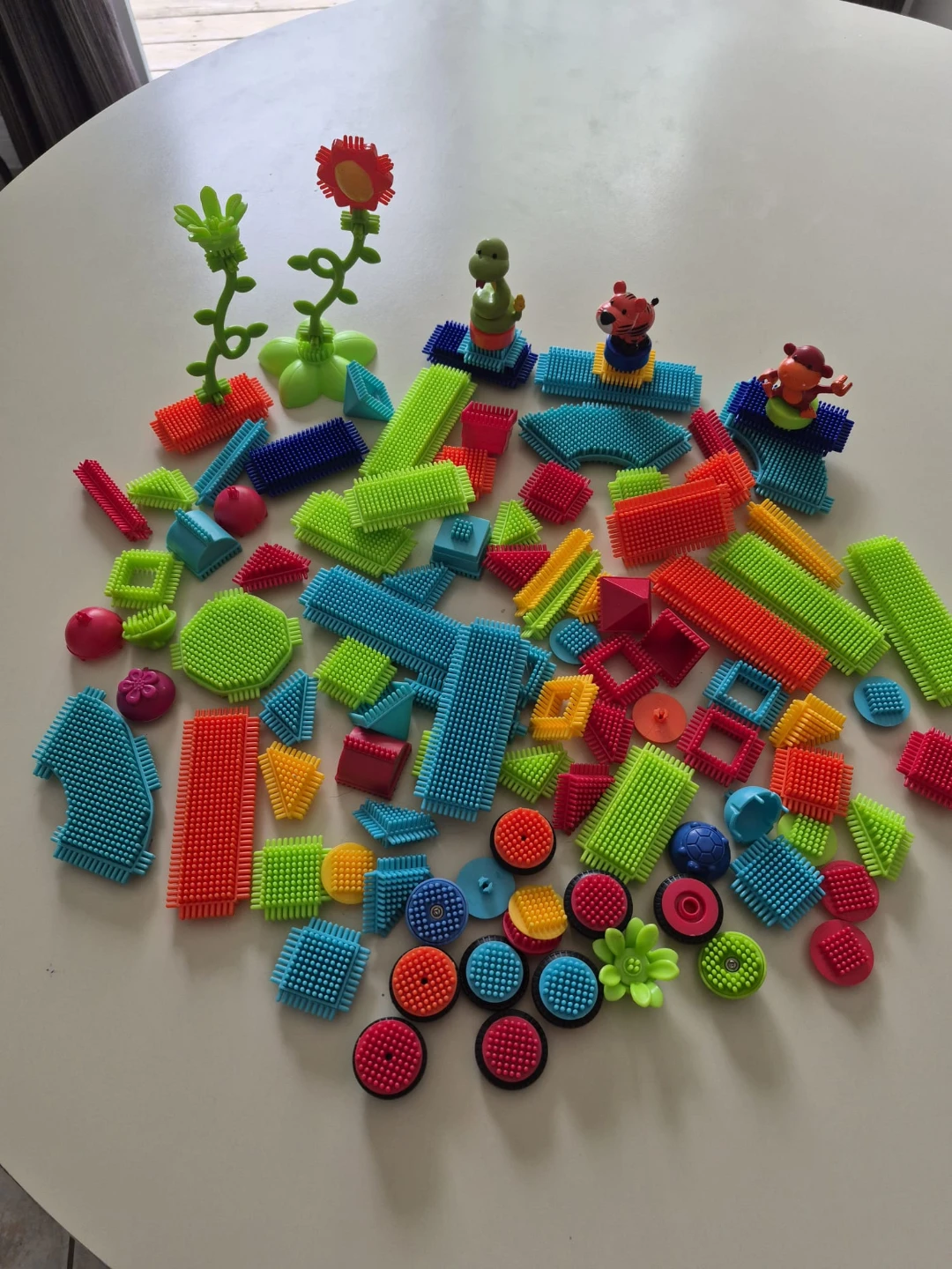 105 Pc.Bristle Blocks Building Toy Set - EUC