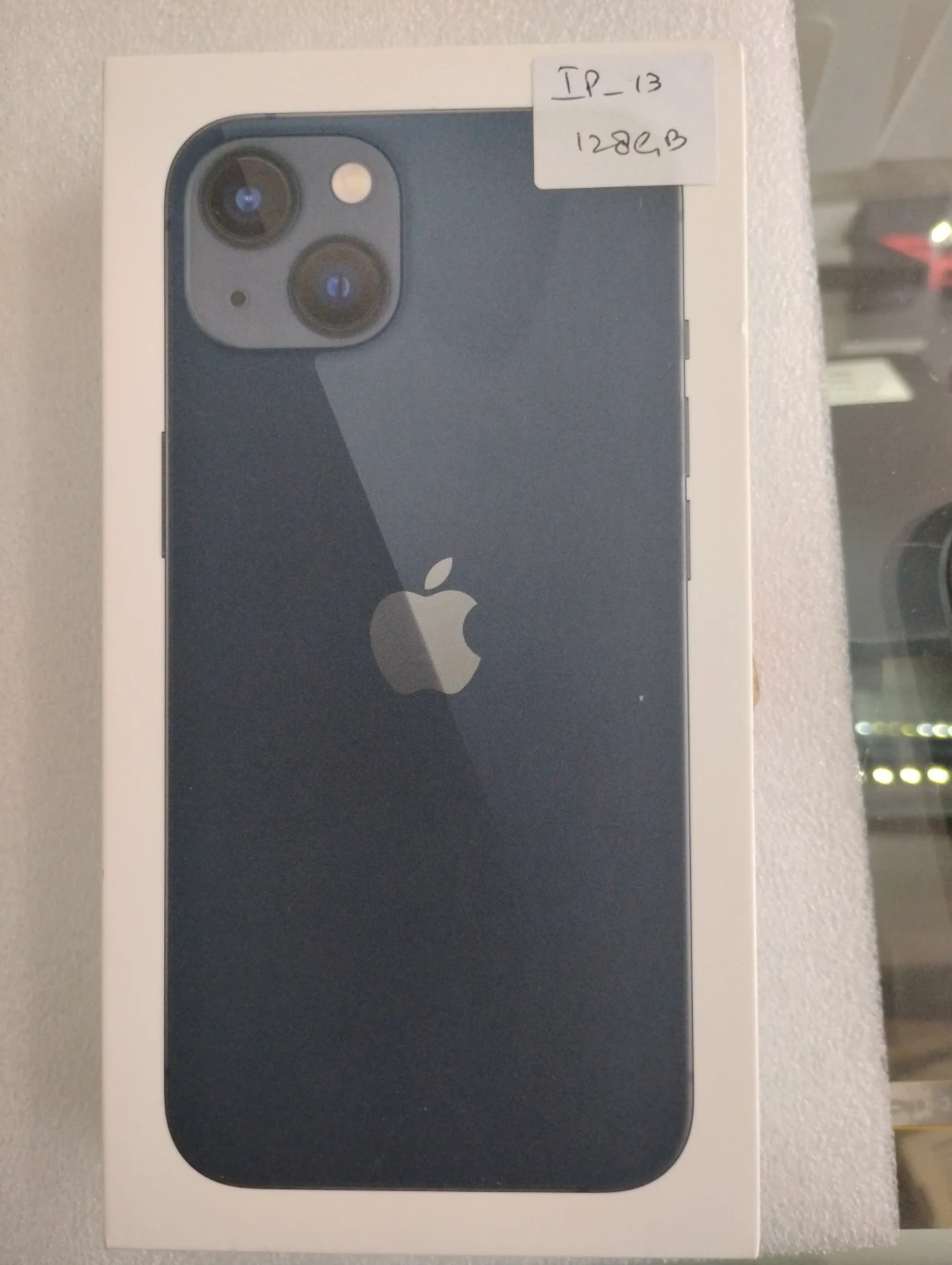 Apple iPhone 13 (128GB) - photo 2