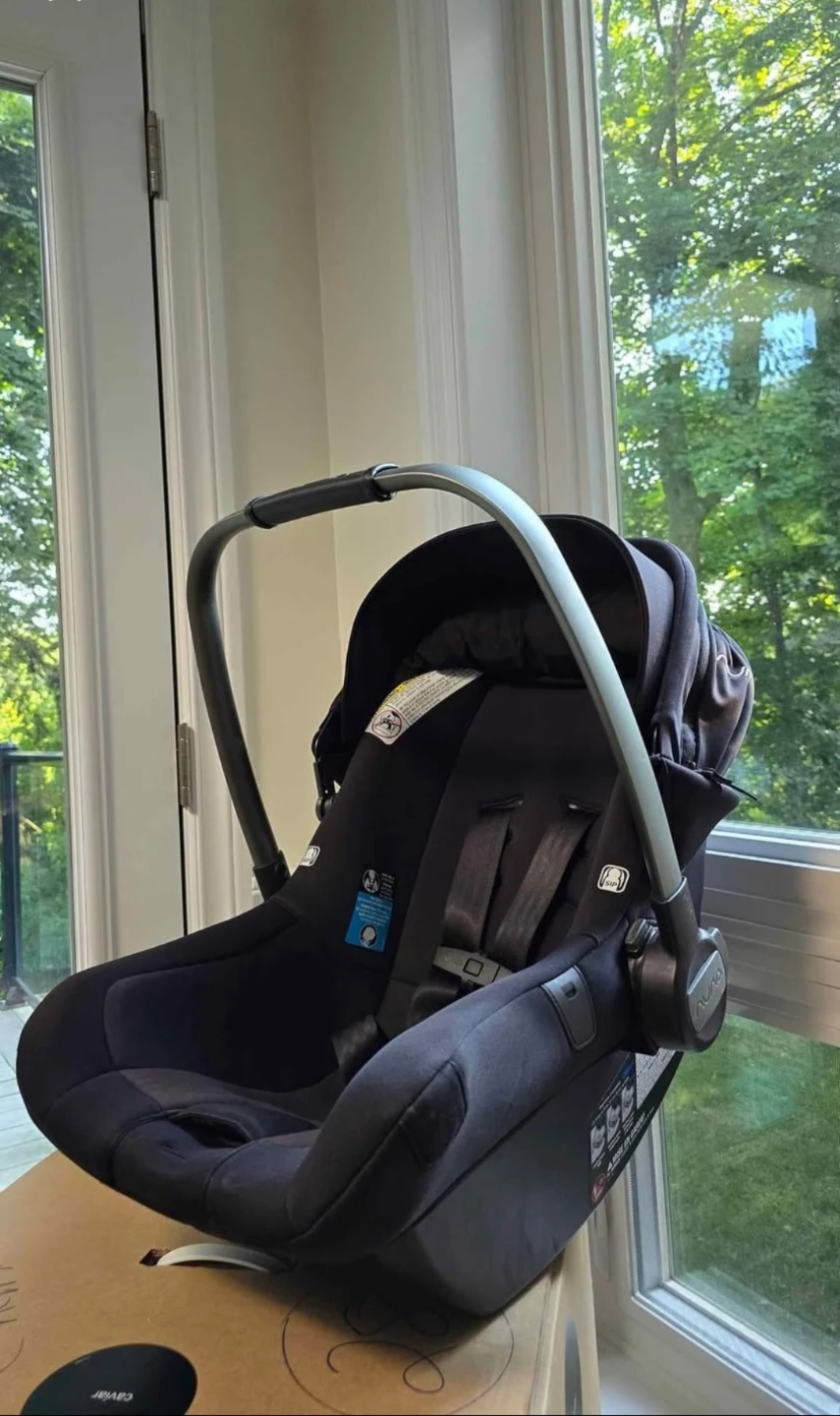 Nuna PIPA lite lx caviar Car Seat
