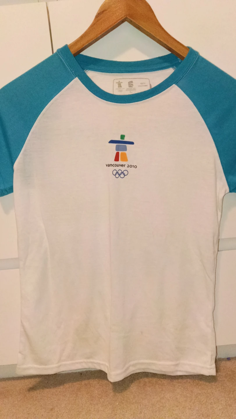 Vancouver 2010 Olympics T-Shirt XS
