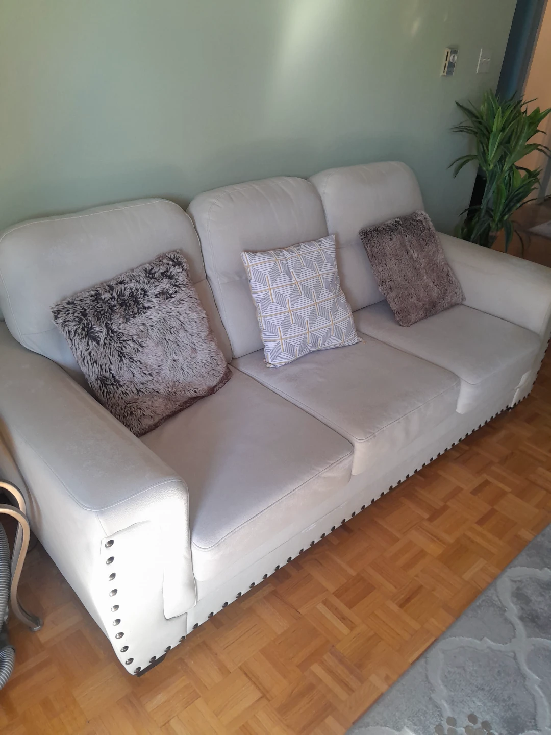 Sofa & LoveSeat - photo 4