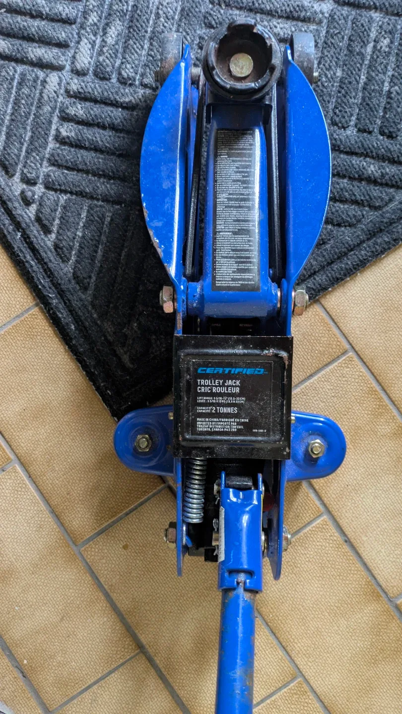 Certified 2 Ton Trolley Jack and 20" Lug Wrench Set