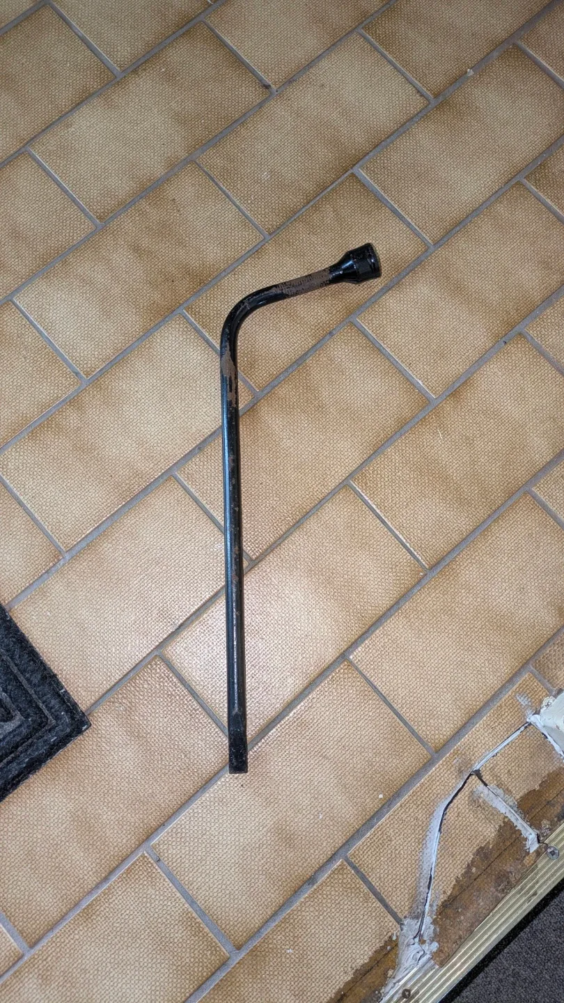 Certified 2 Ton Trolley Jack and 20" Lug Wrench Set - photo 4