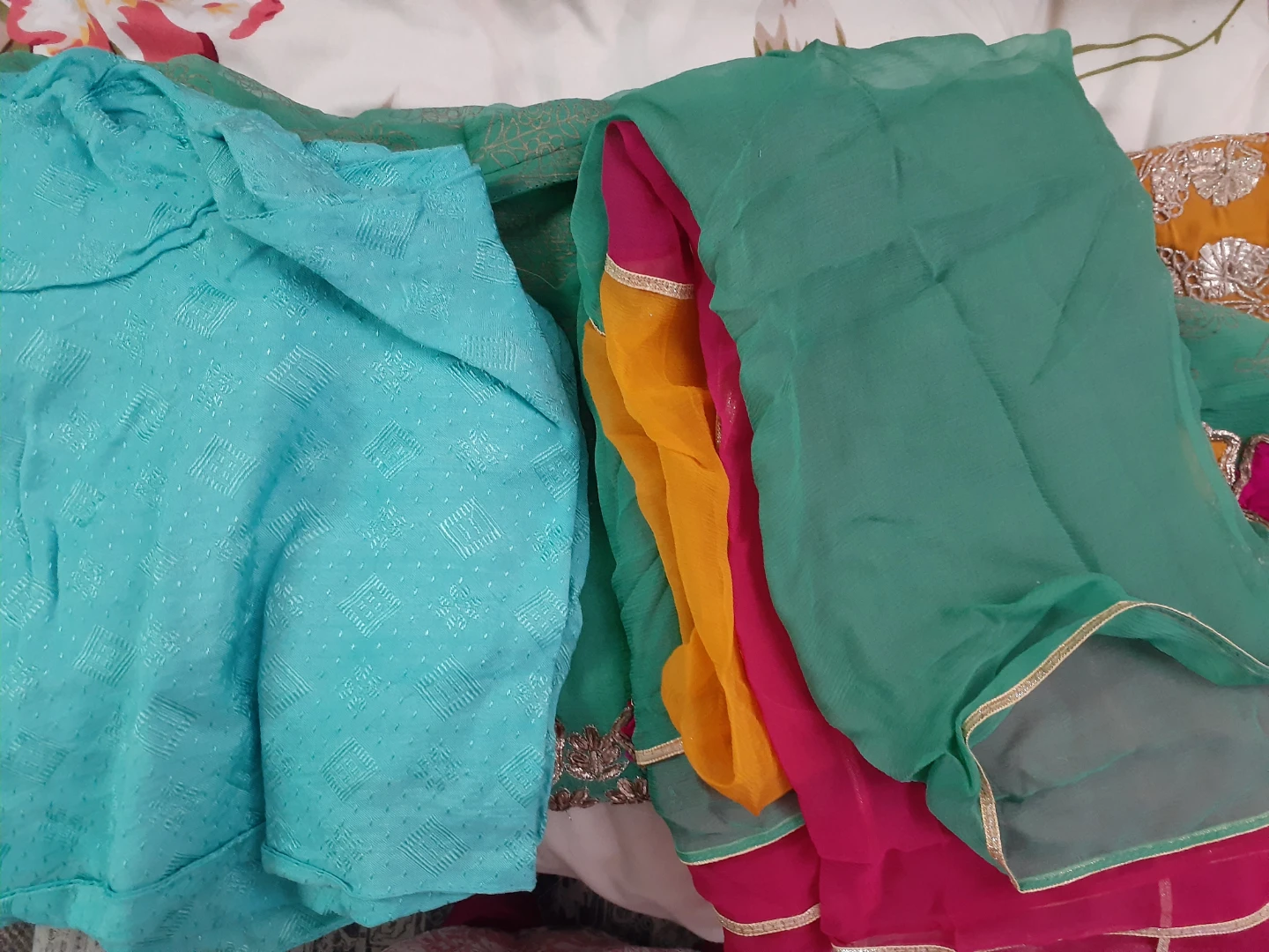 Embroidered Kurti Set with Teal Dupatta - photo 2