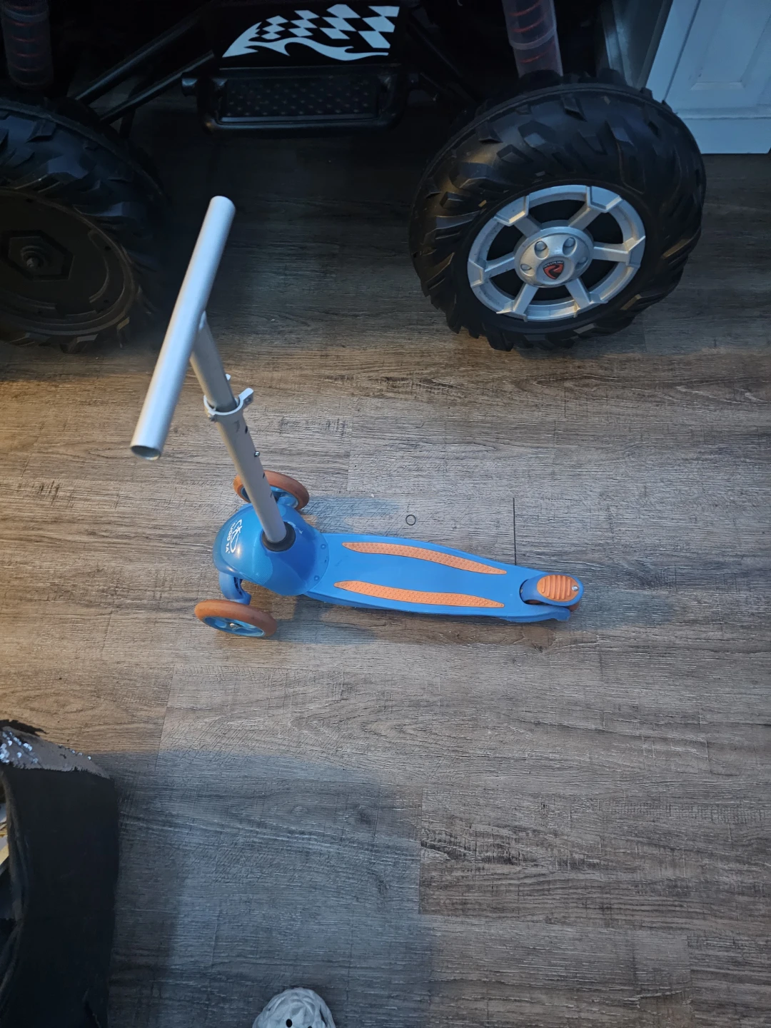 Goplus 3-Wheel Kids Scooter