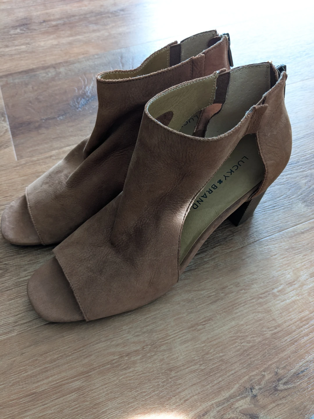 Lucky Brand Brown Suede Block Heel Sandals – NEW