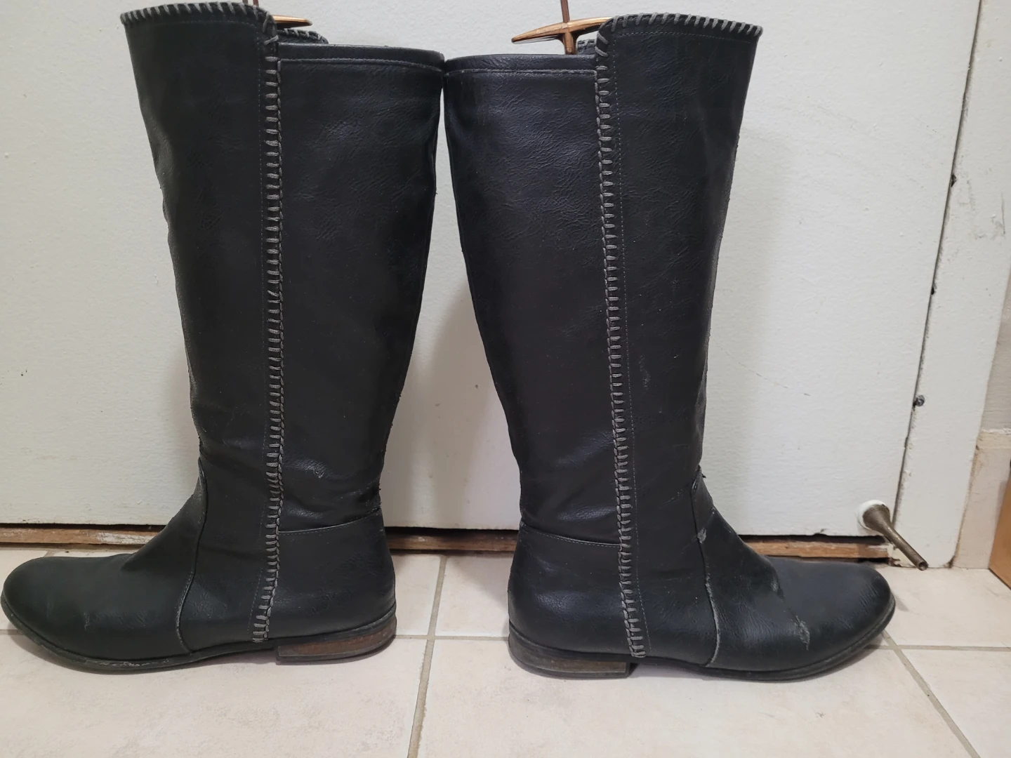 FREE 🎁  Dr. Scholl's Black Knee-High Boots - photo 3