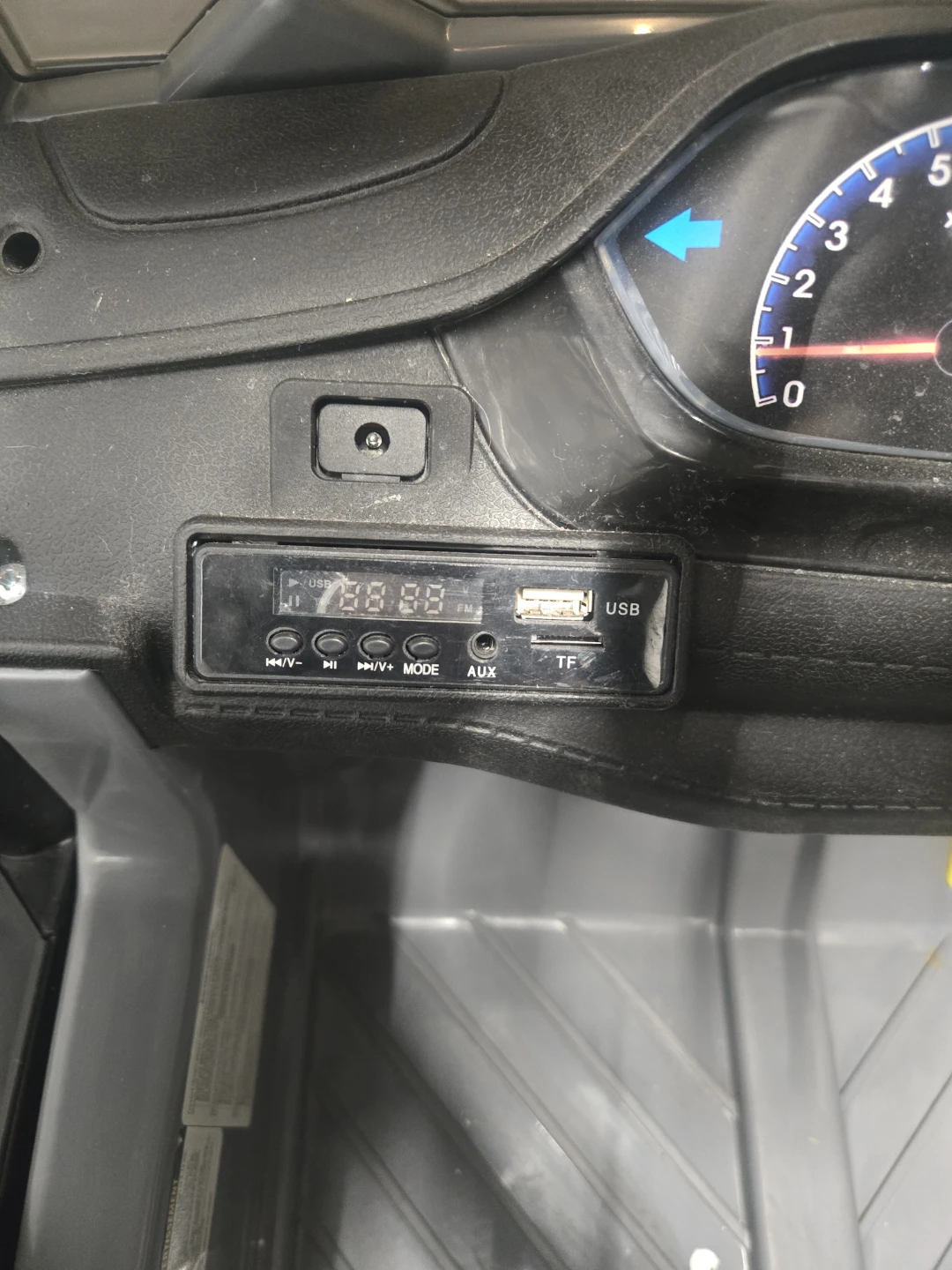 Ride-on Car Charger - photo 4