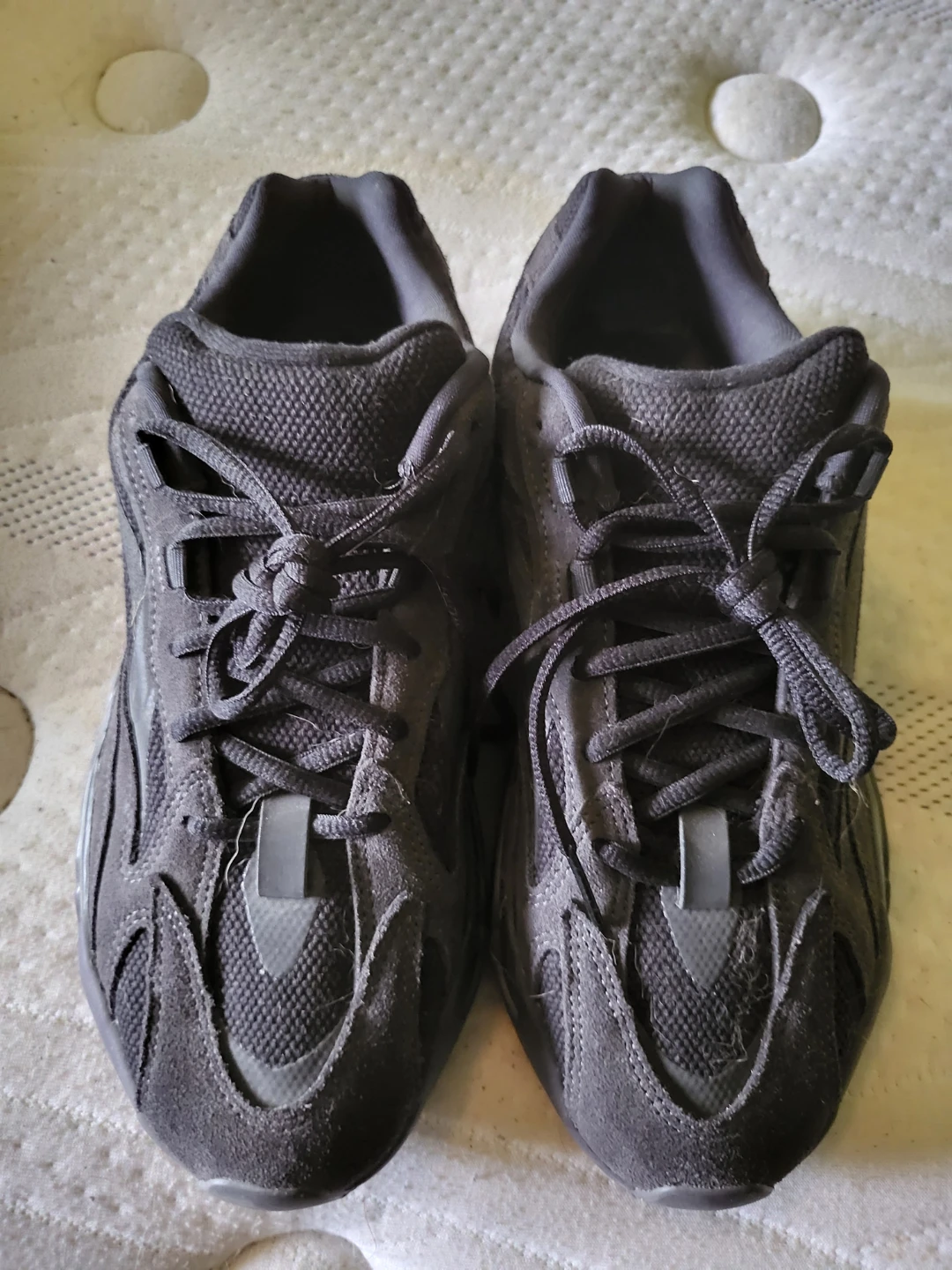 Yeezy Boost 700 V2 Vanta 2019 - photo 2