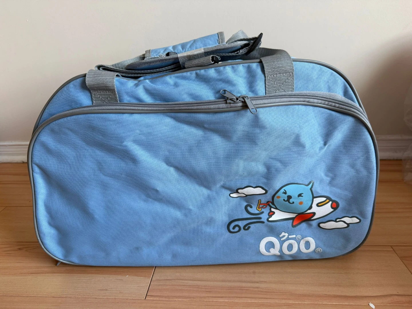 Qoo blue rolling duffel bag with cartoon character - photo 2