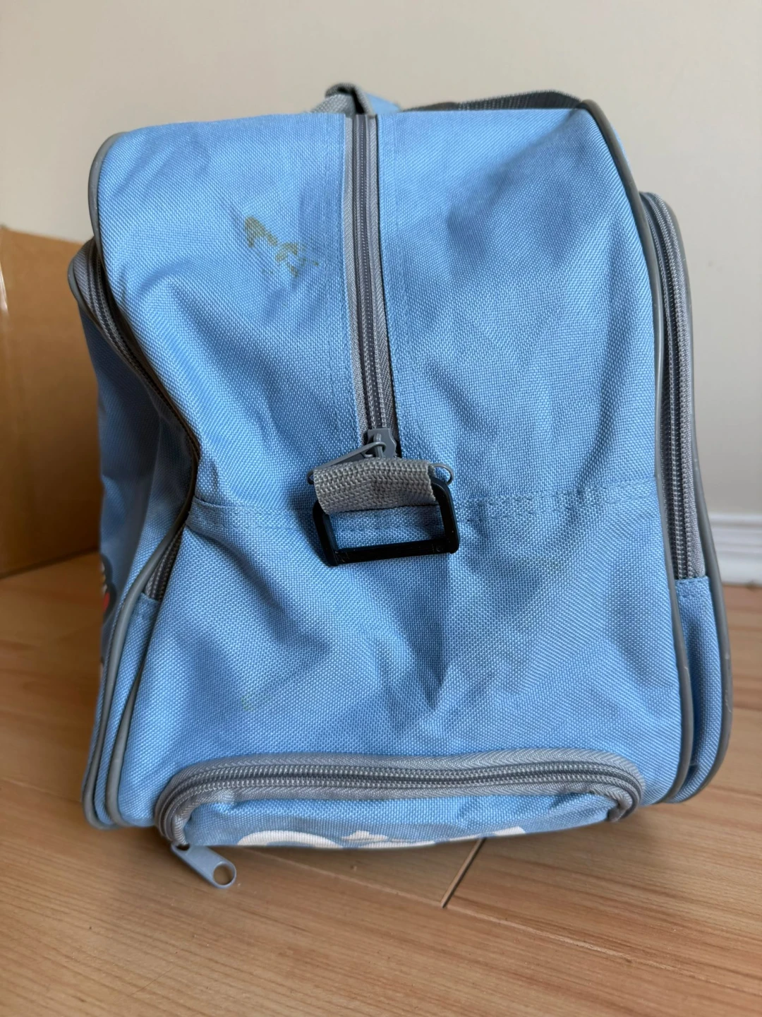 Qoo blue rolling duffel bag with cartoon character - photo 3