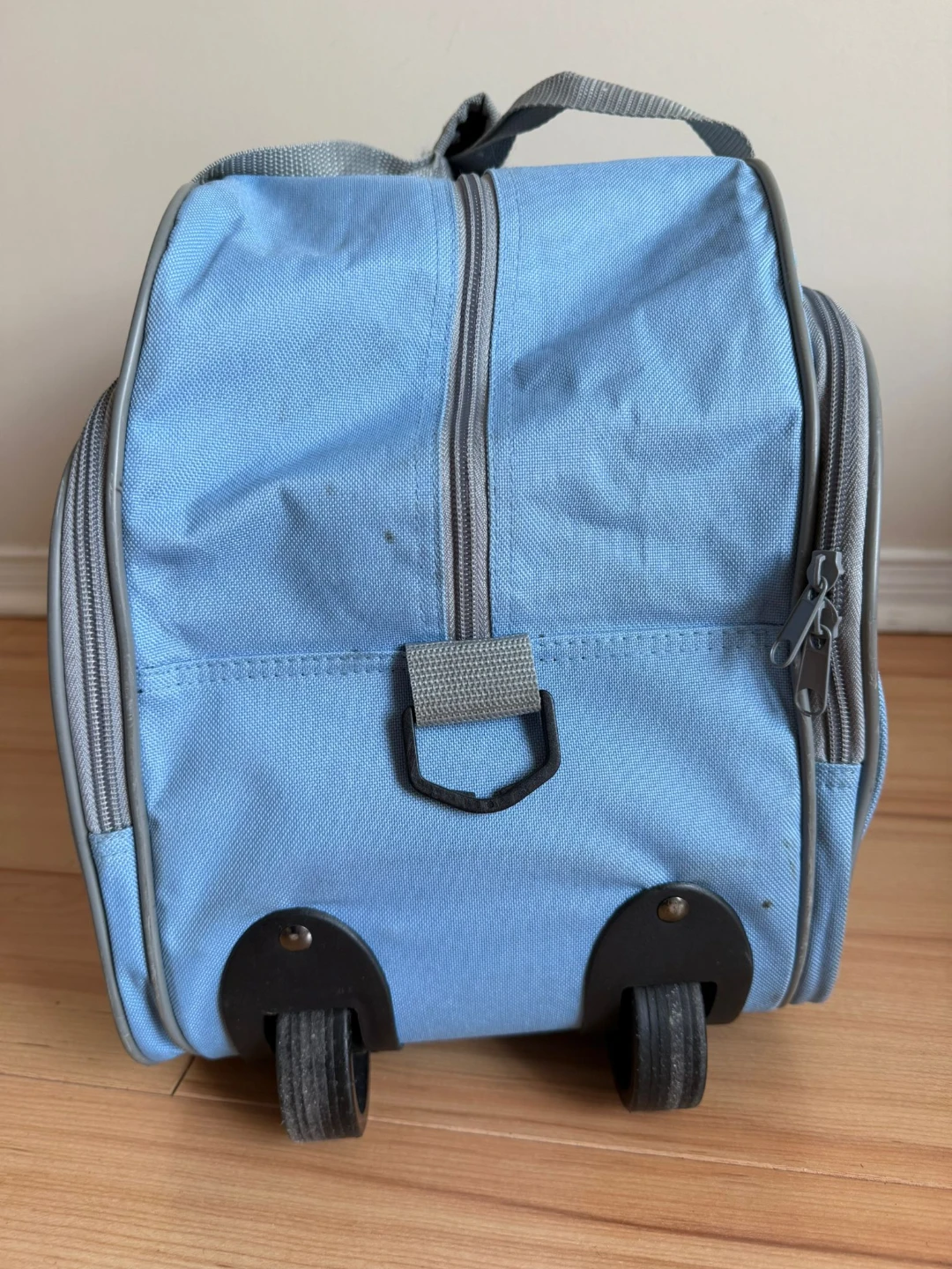Qoo blue rolling duffel bag with cartoon character - photo 5